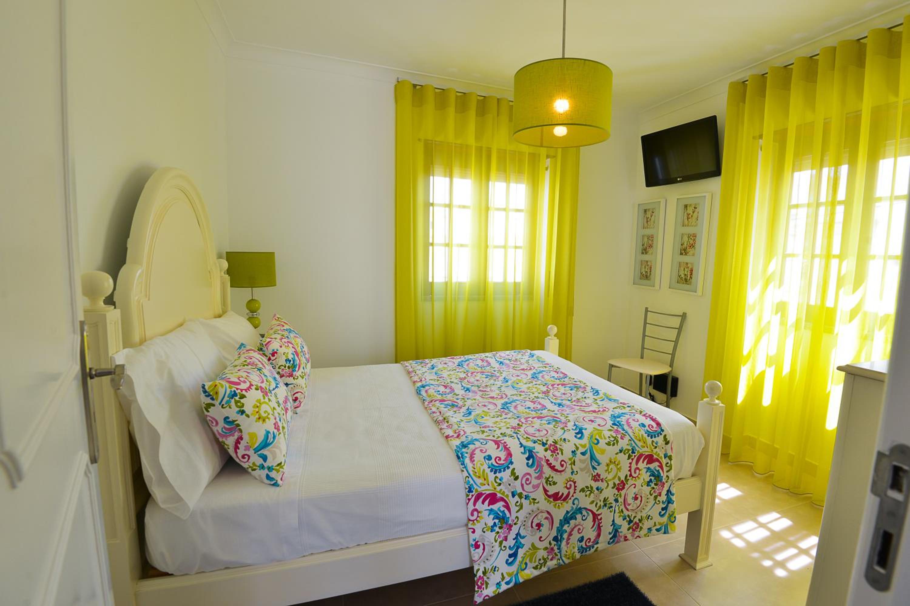 Apartment - Ground Floor - Photo 2