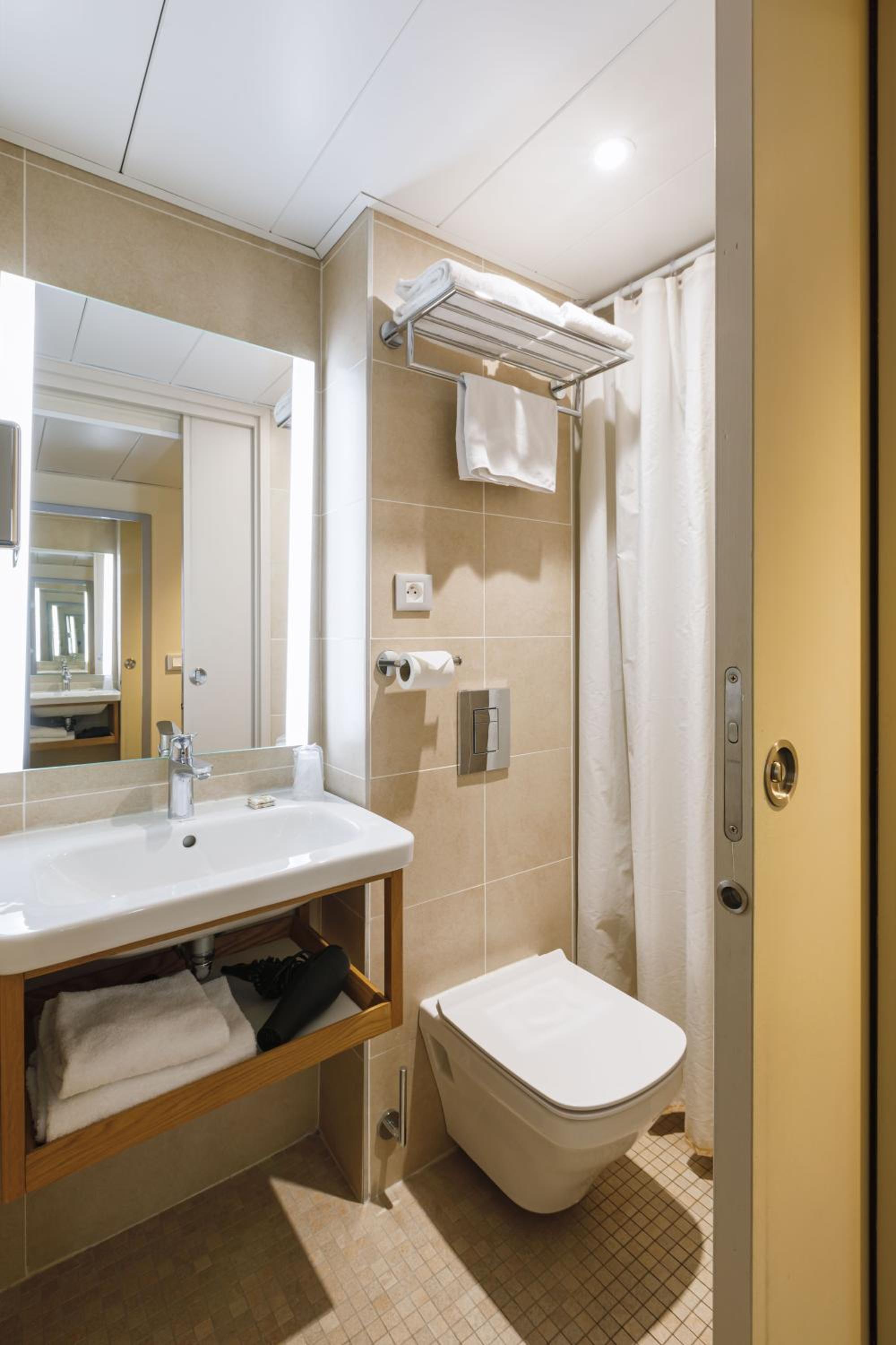 Air-conditioned Classic Double Room