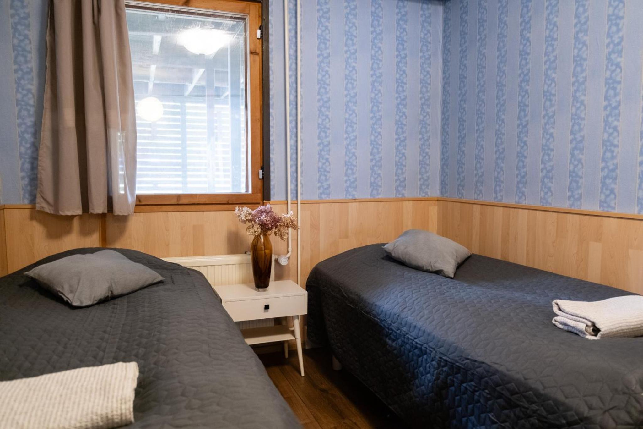 Double or Twin Room with Shared Bathroom photo 1