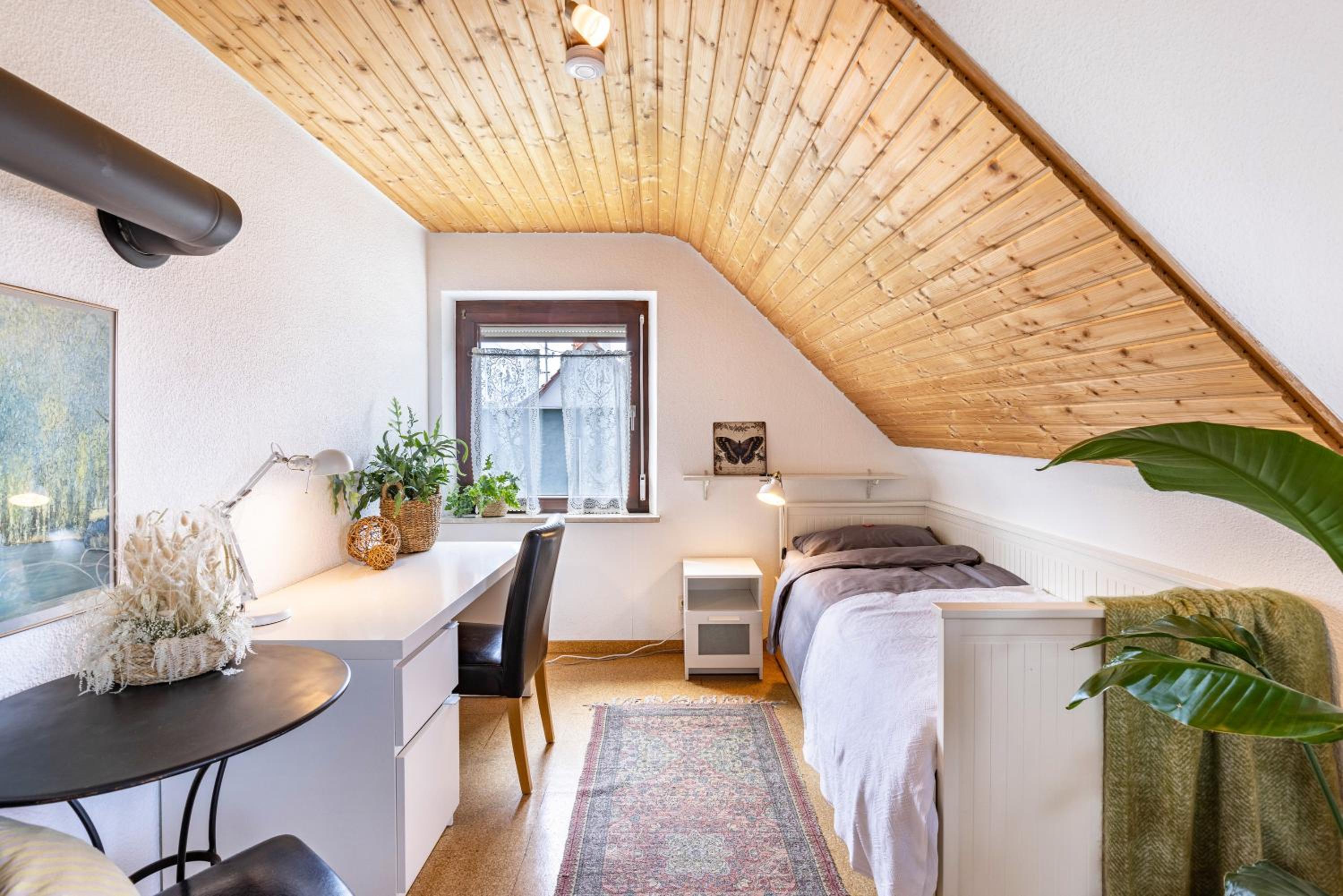 Two-Bedroom Deluxe Apartment with Garden View