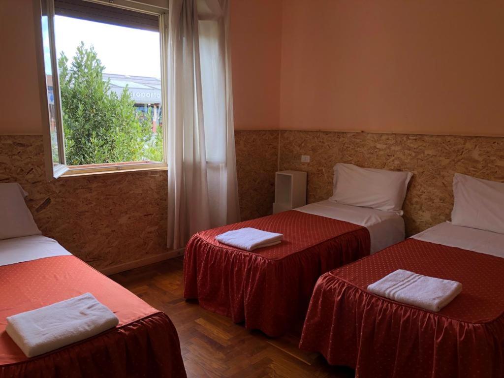 Economy Triple Room with Shared Bathroom photo 1