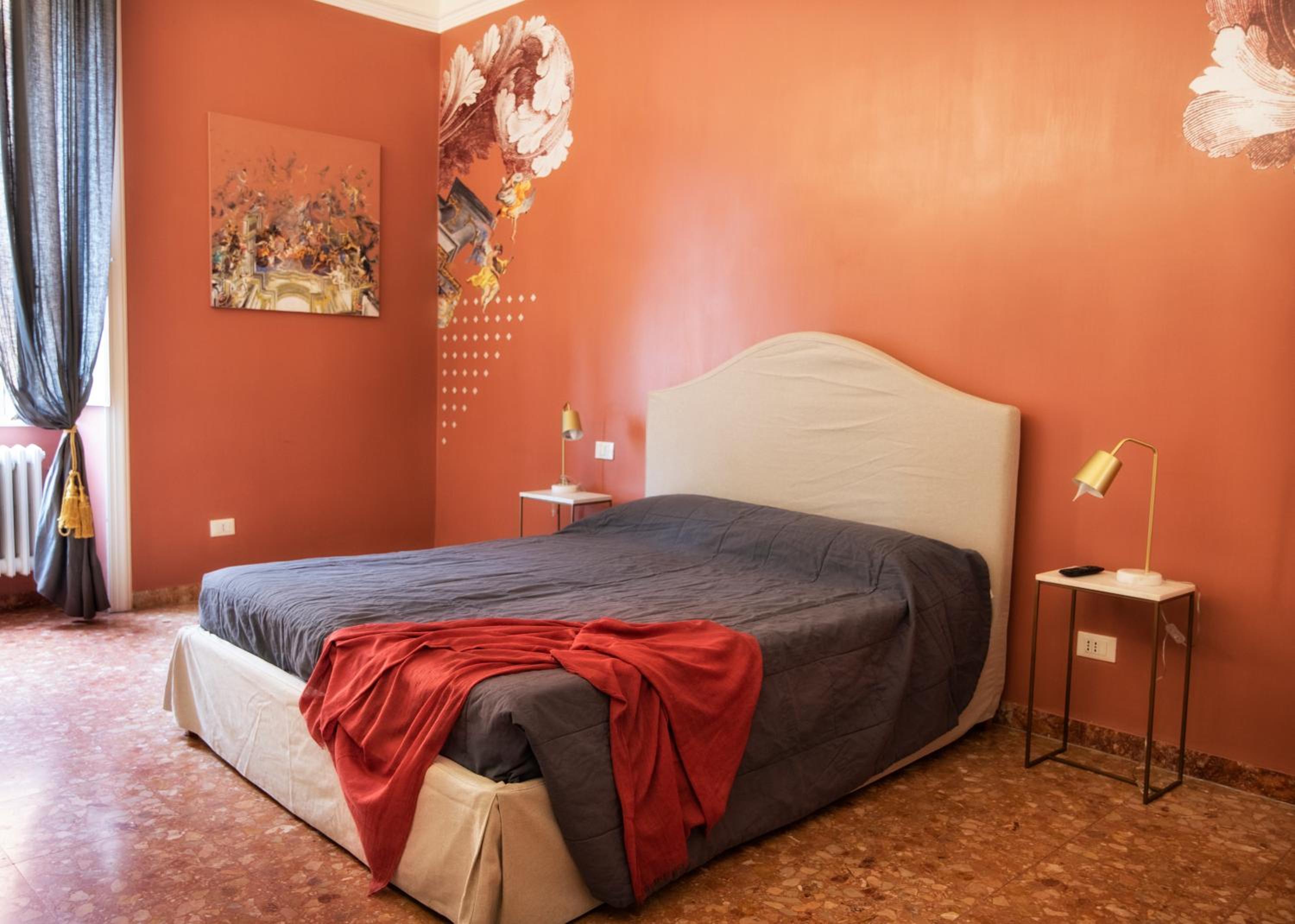 Standard Queen Room