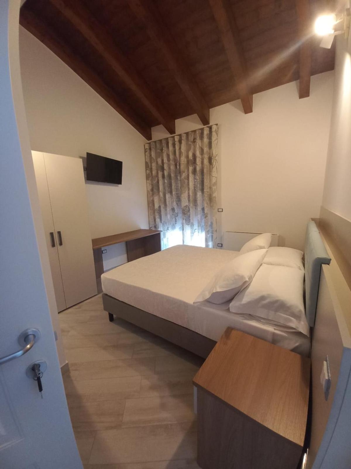 Double or Twin Room with Private Bathroom photo 1