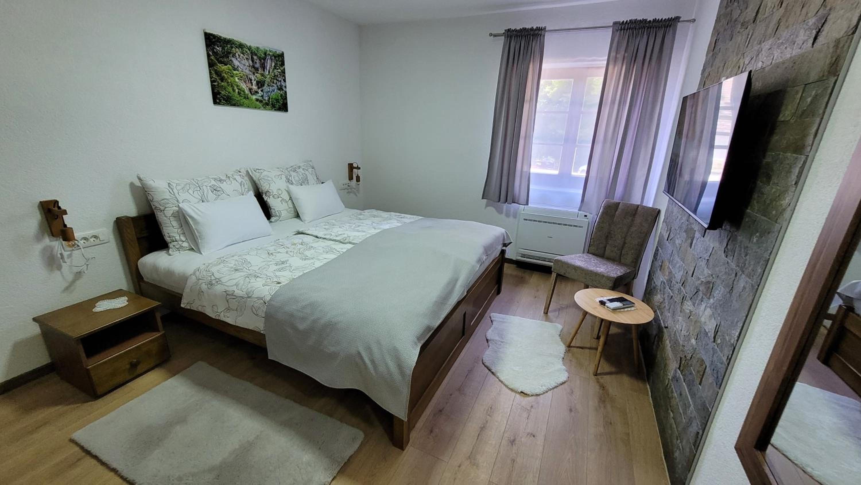 Standard Double Room - Photo 7