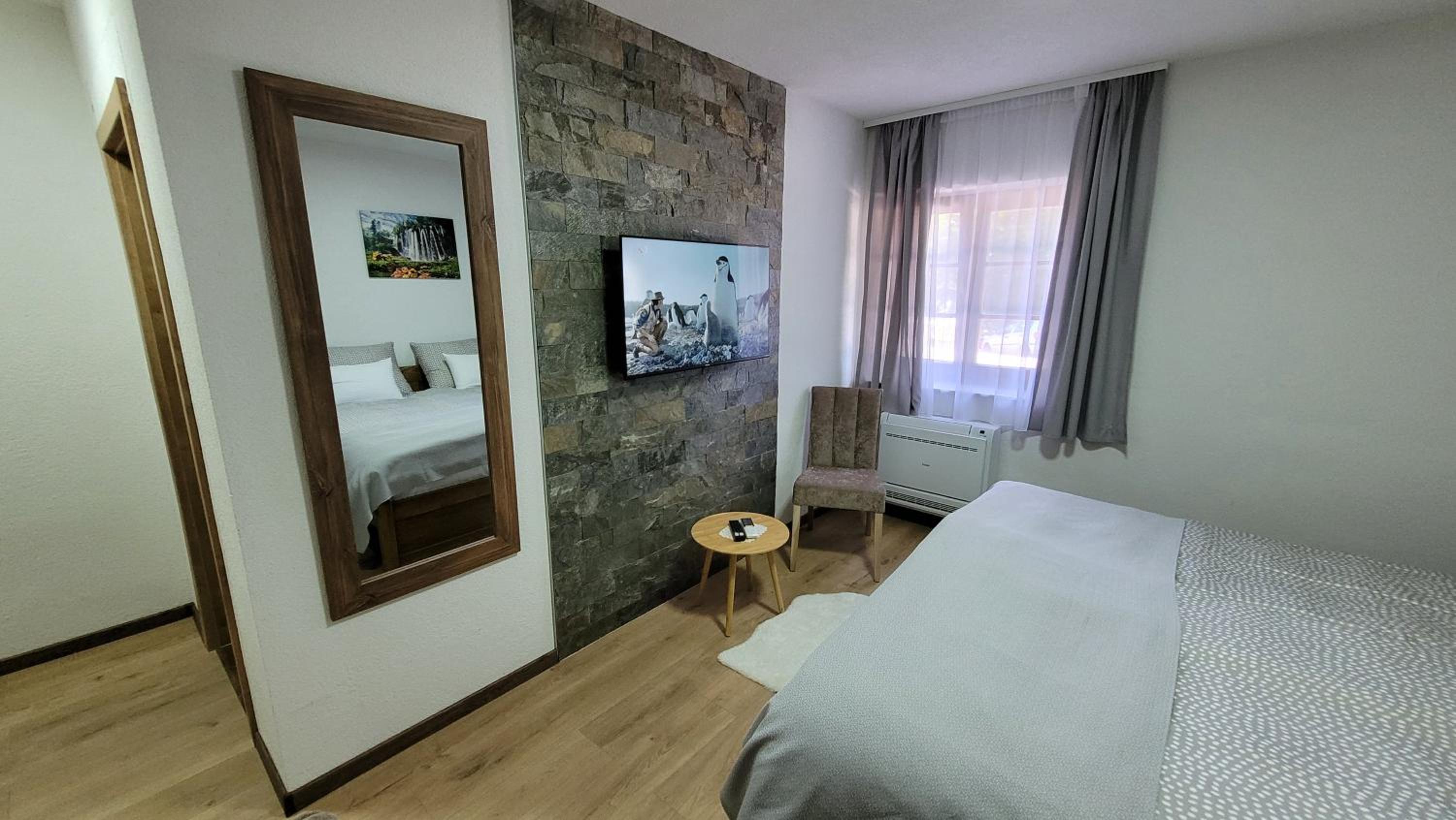 Standard Double Room - Photo 5