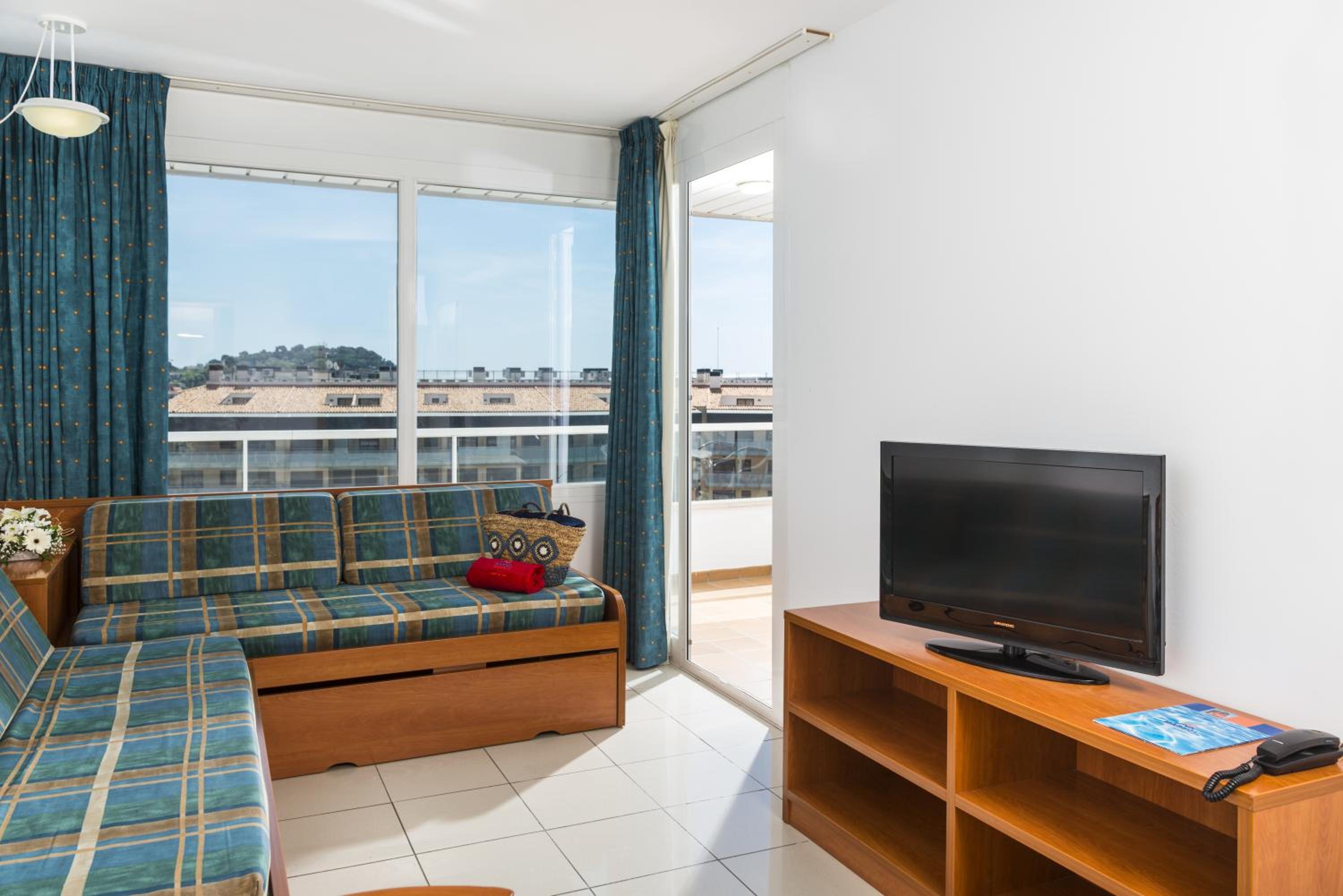 One-Bedroom Apartment With Pool View (4 Adults)