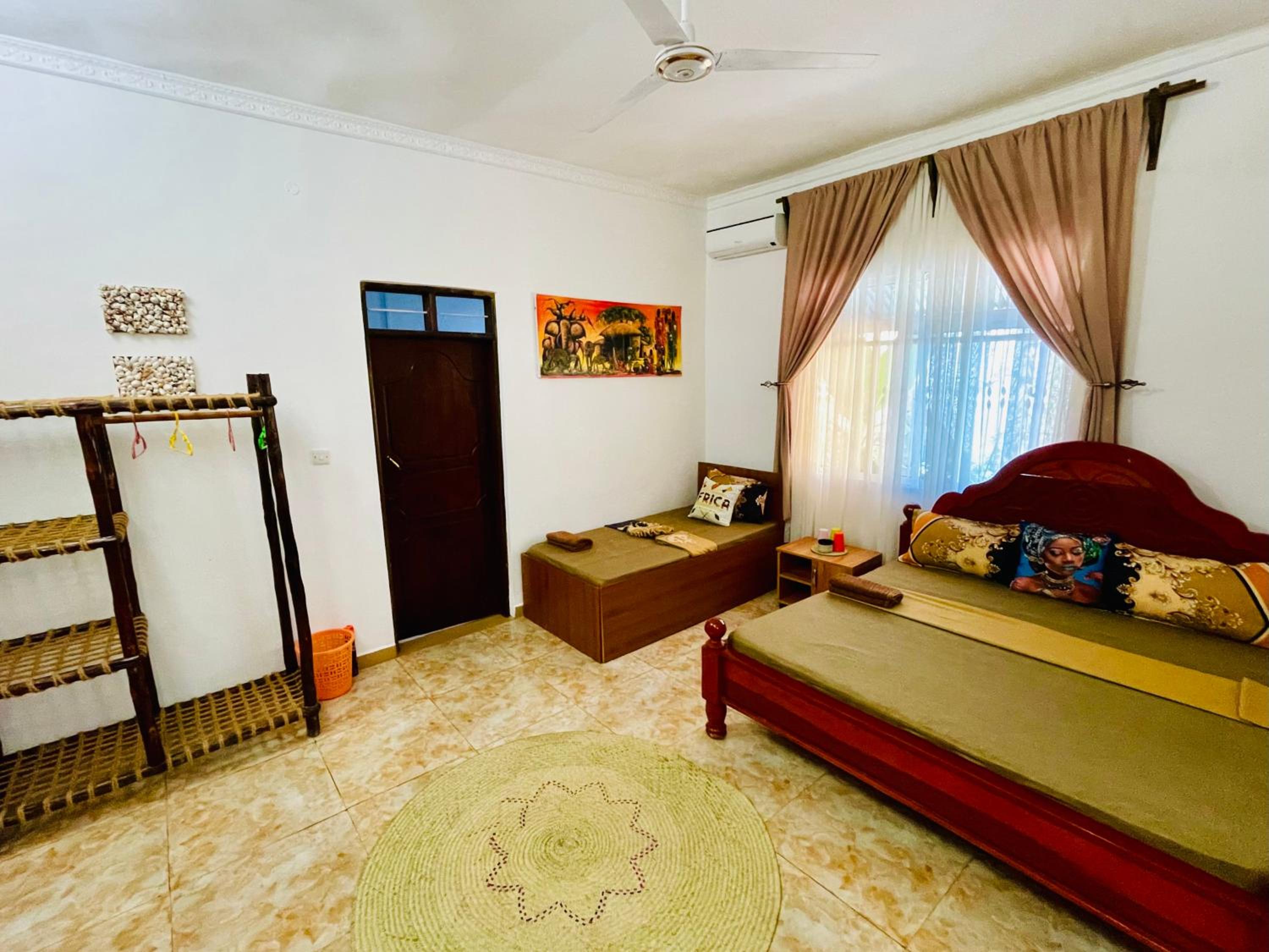 Superior King Room - Photo 9