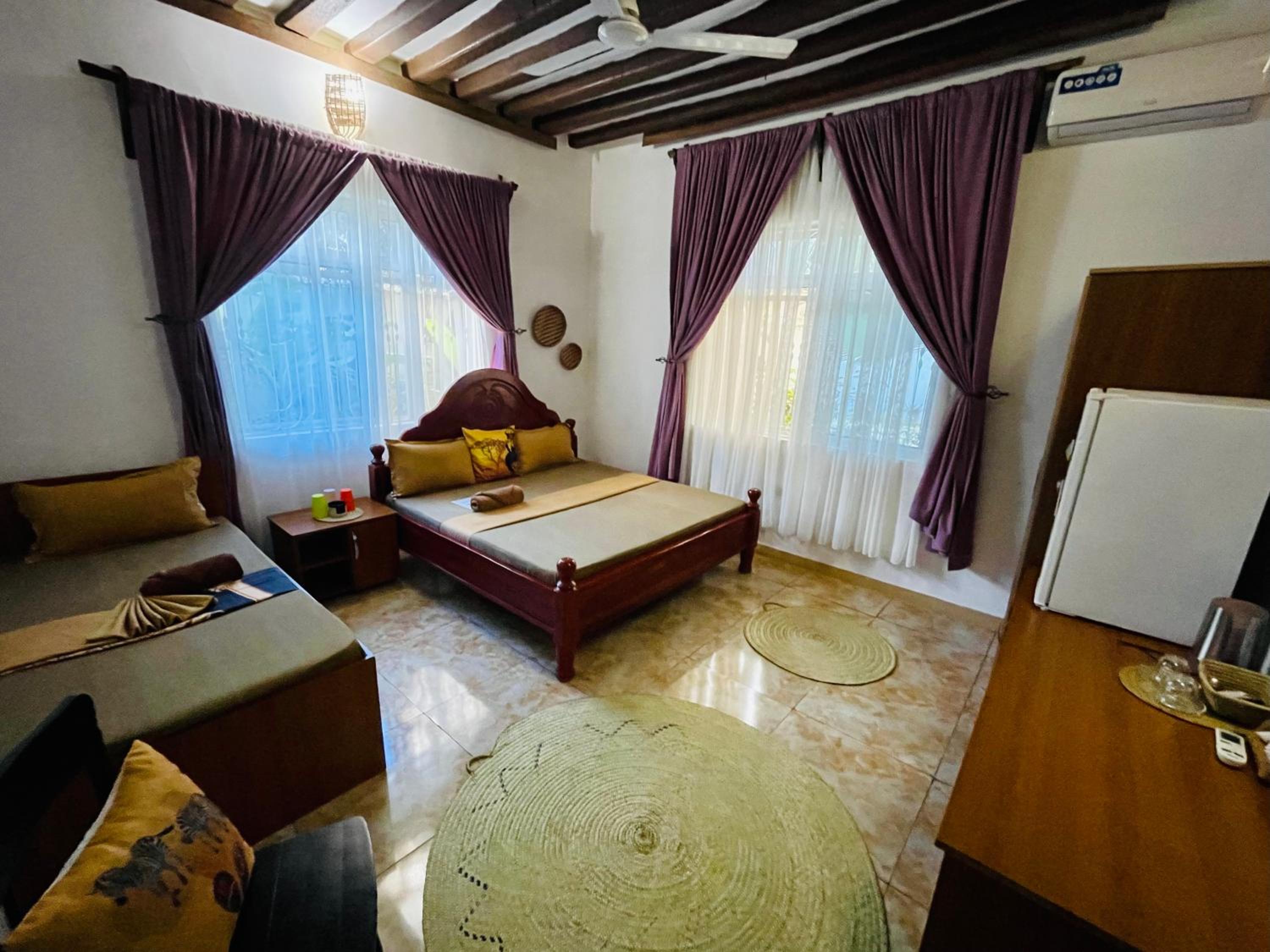 Superior King Room - Photo 3