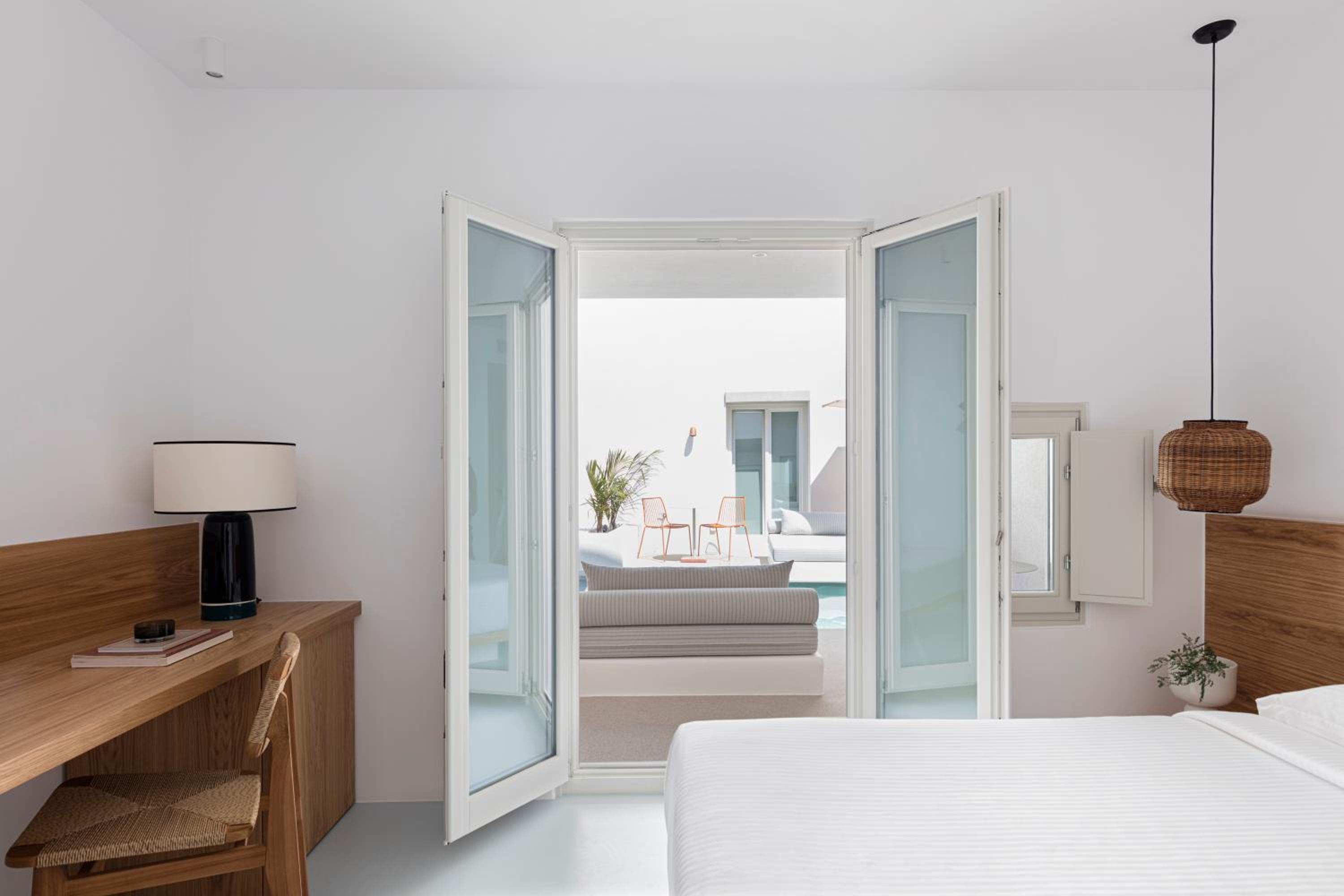 Junior Suite with Shared Pool