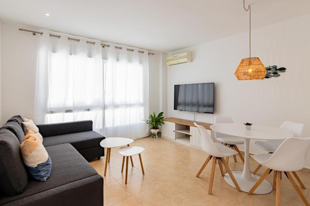 One-Bedroom Apartment photo 2