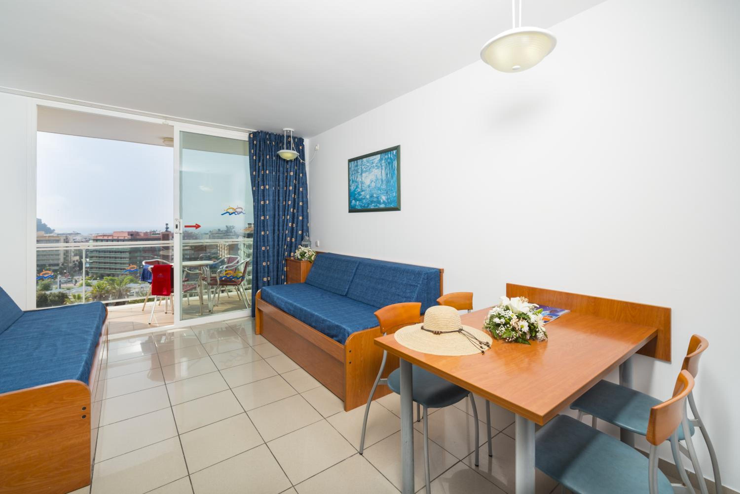 Apartment 1 Bedroom Plus Pool View