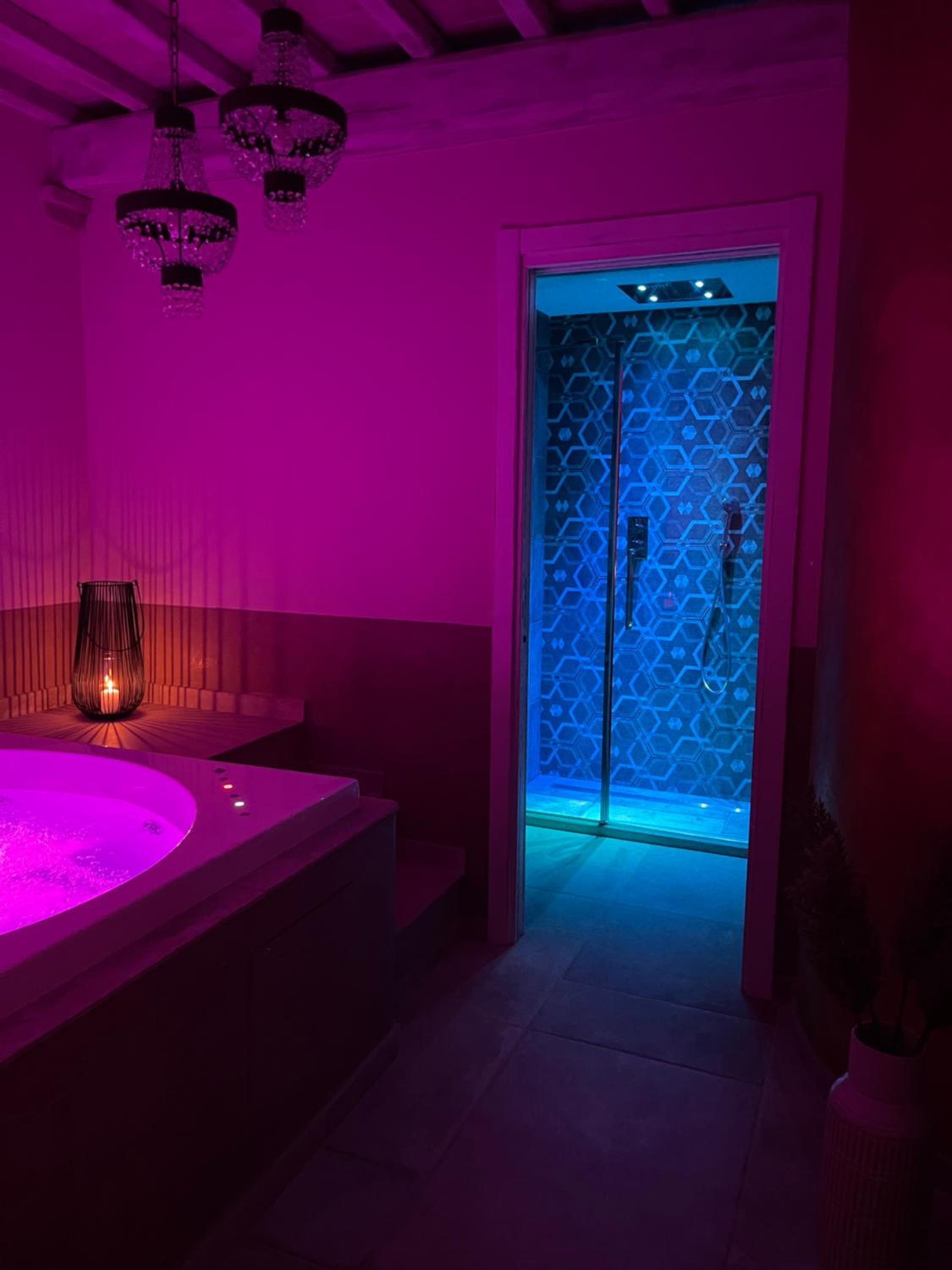 Deluxe Double Room with Bath photo 2