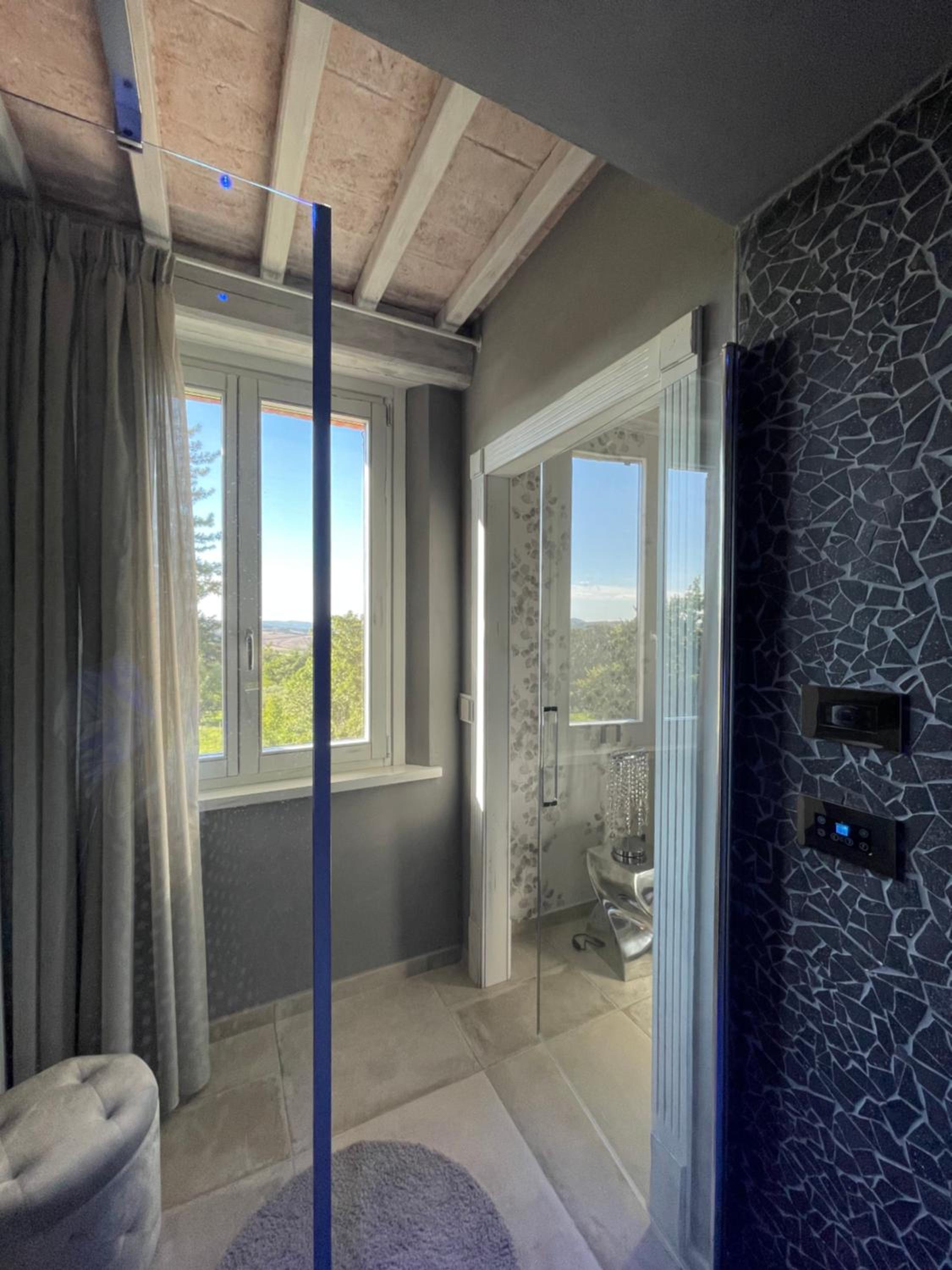 Deluxe Double Room with Bath photo 3