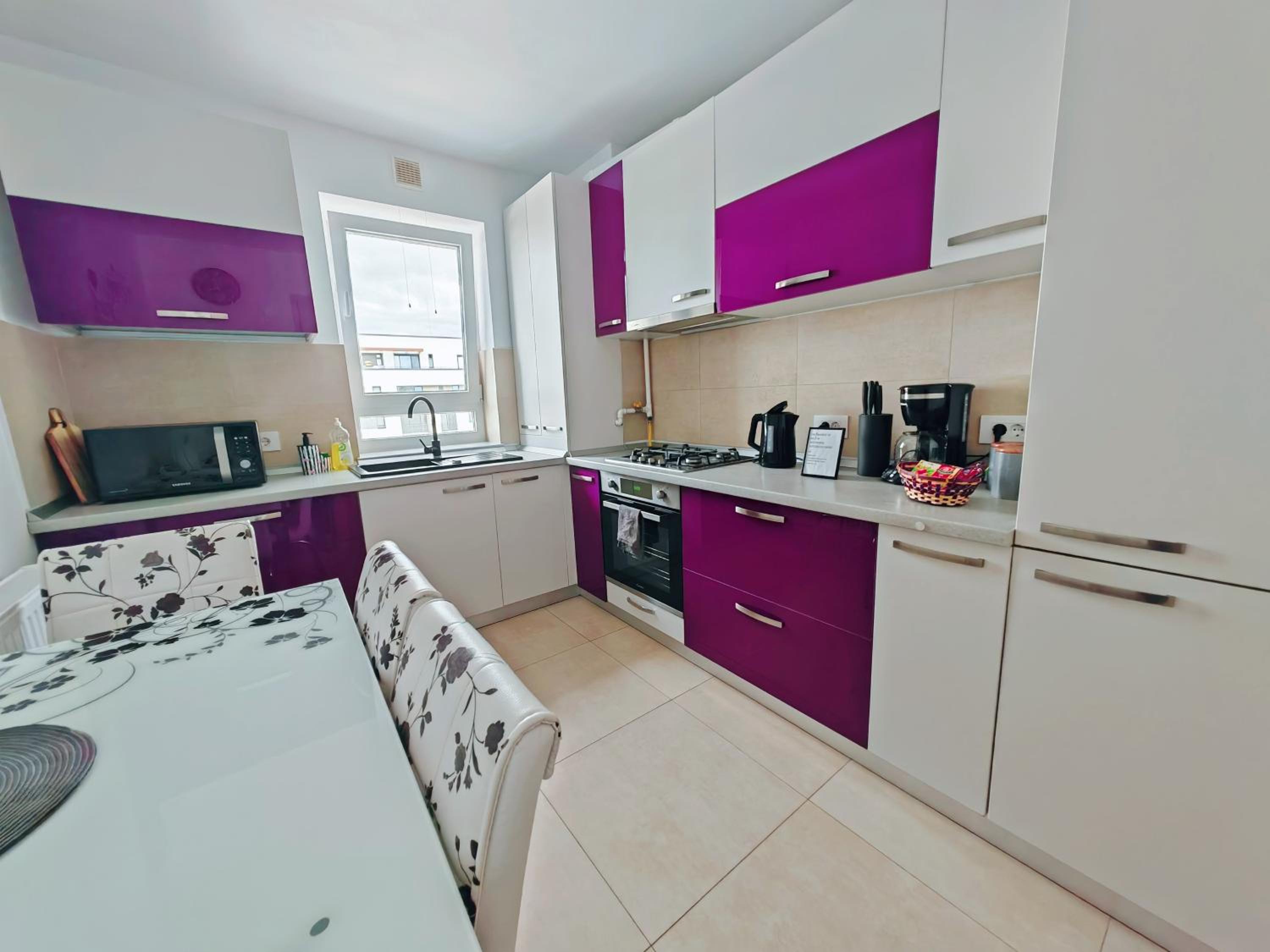 One-Bedroom Apartment - Photo 3