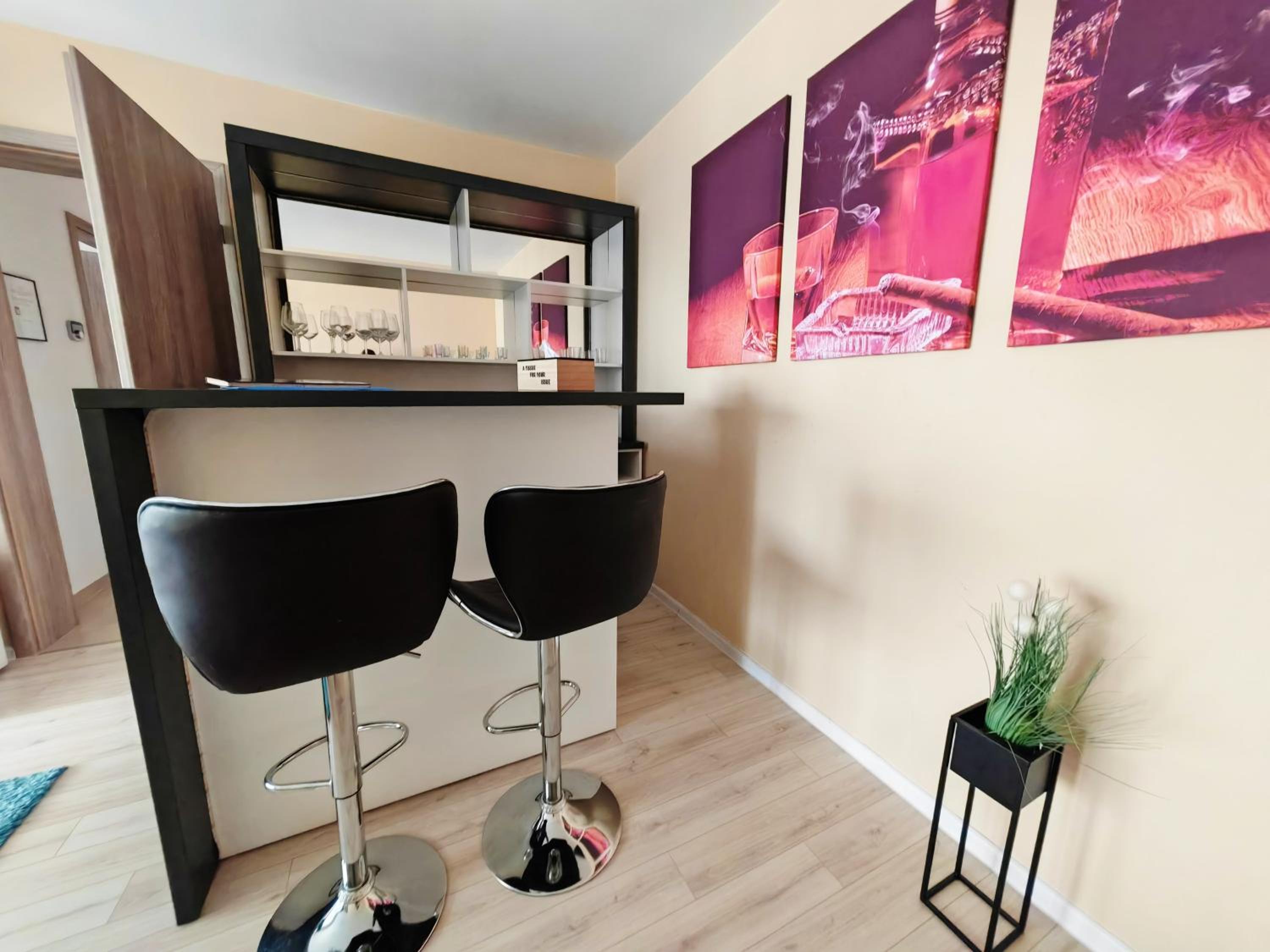 One-Bedroom Apartment - Photo 6