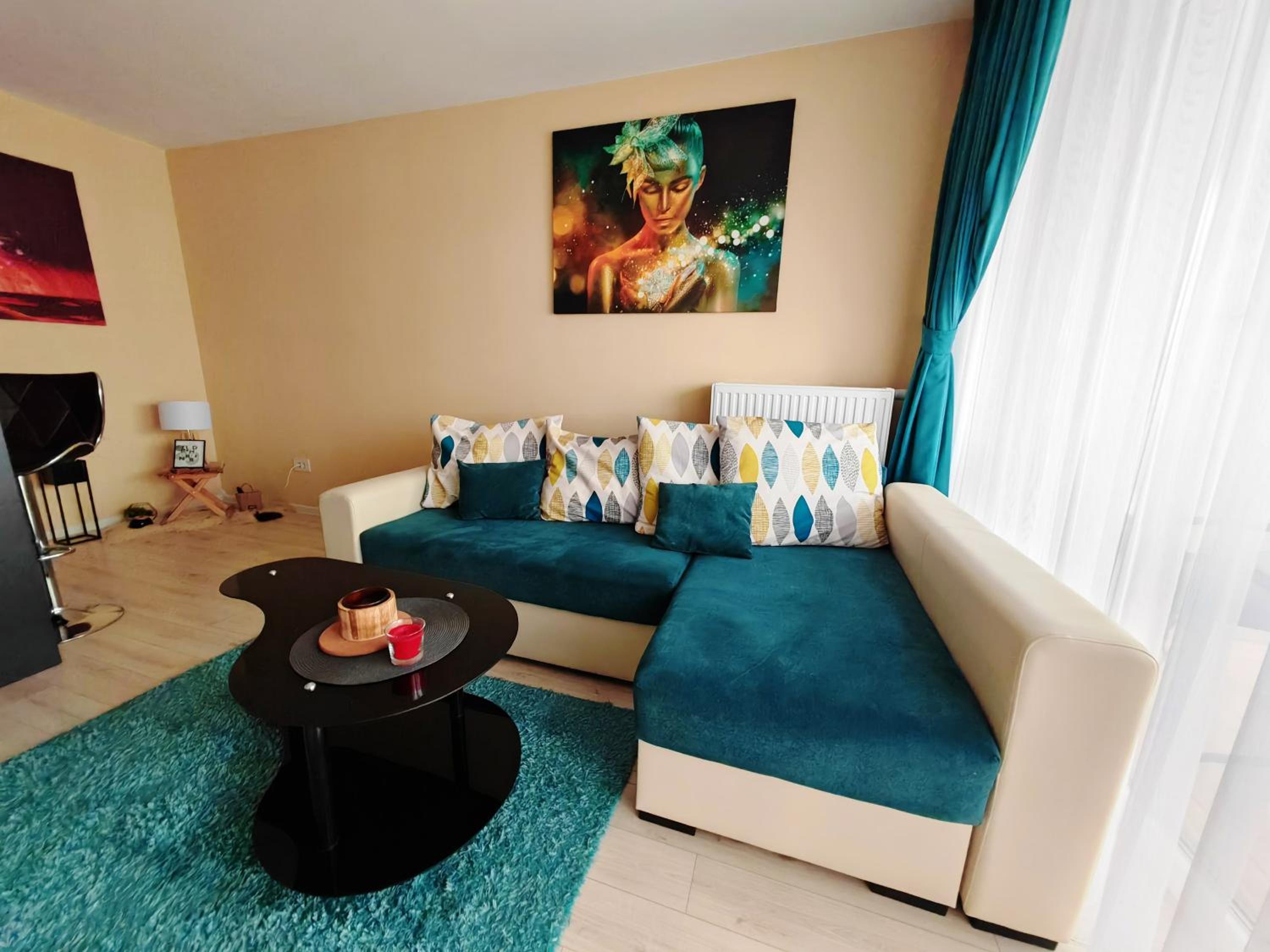 One-Bedroom Apartment - Photo 1