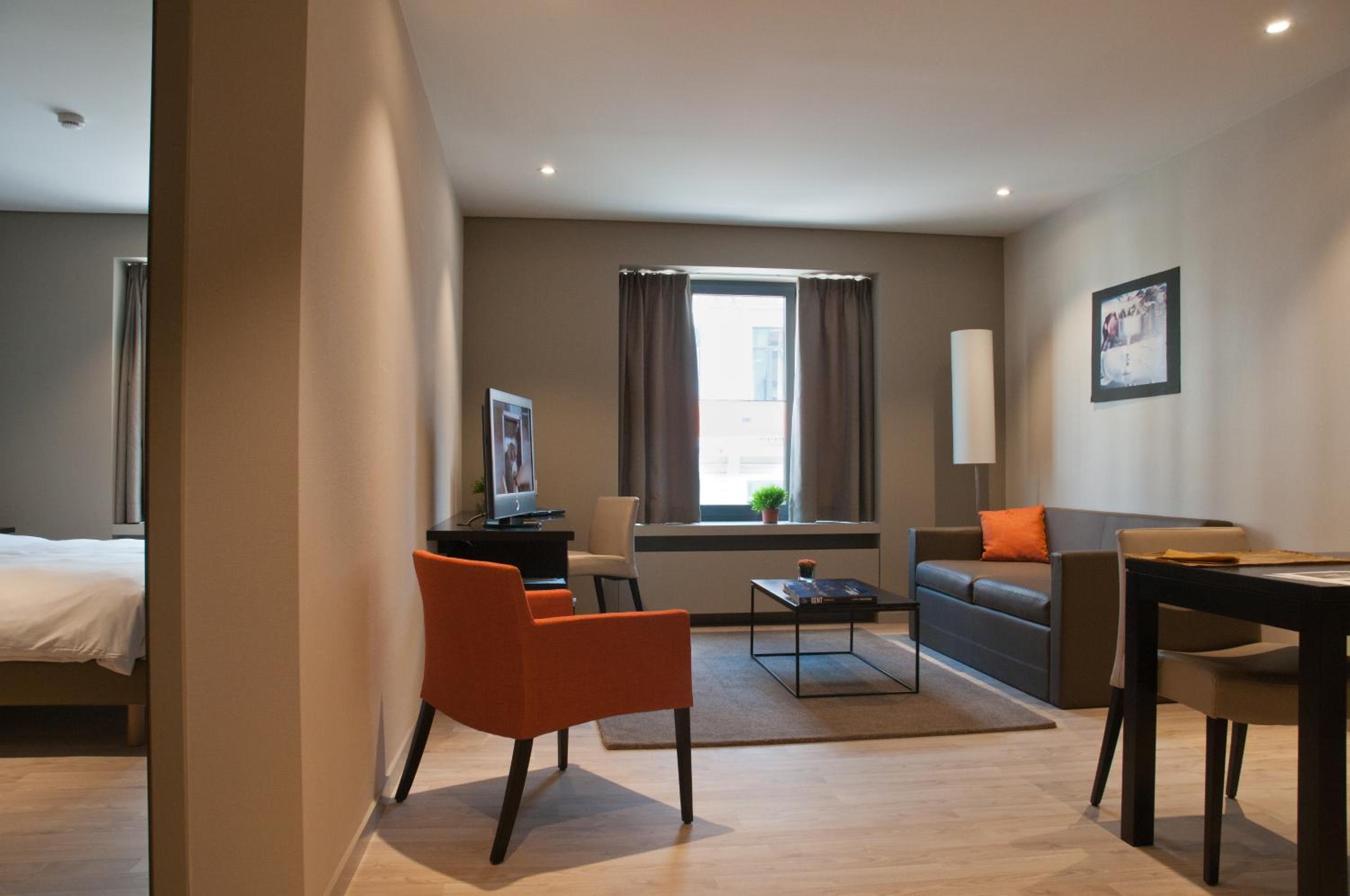 Apartment with 3 Single Beds - Photo 10