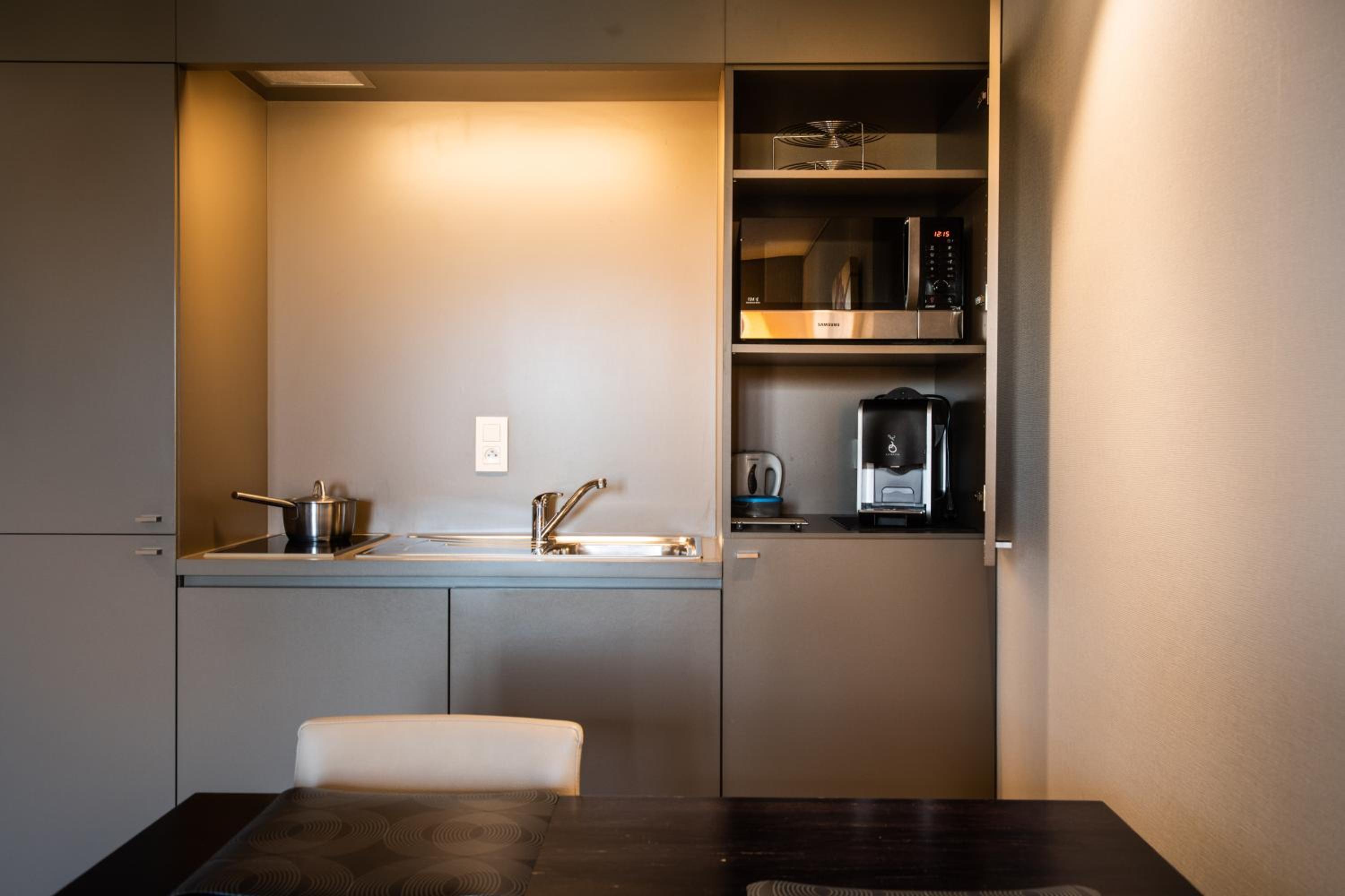 Apartment with 3 Single Beds - Photo 5