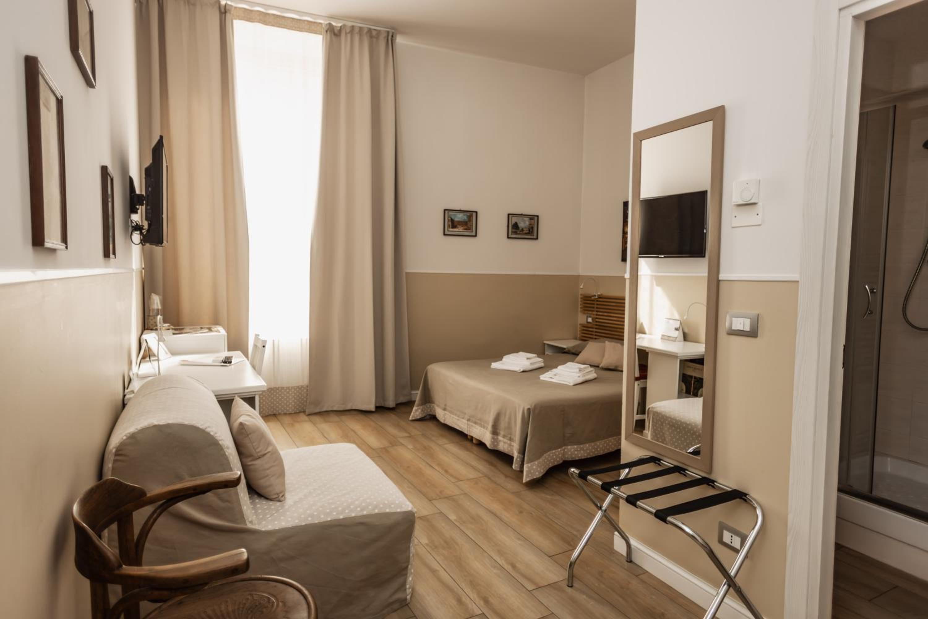 Triple Room with Private Bathroom
