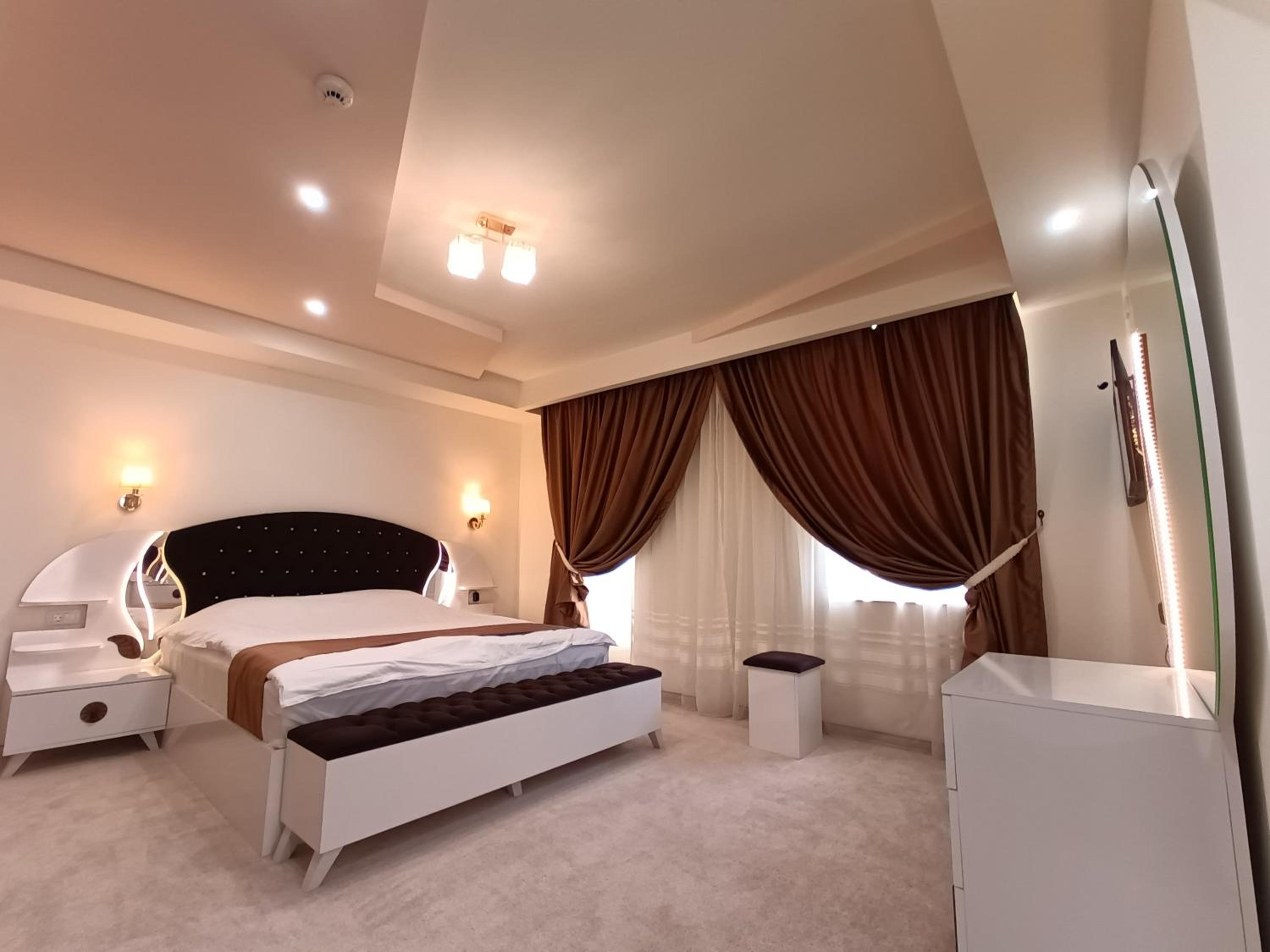 Deluxe King Room photo 3