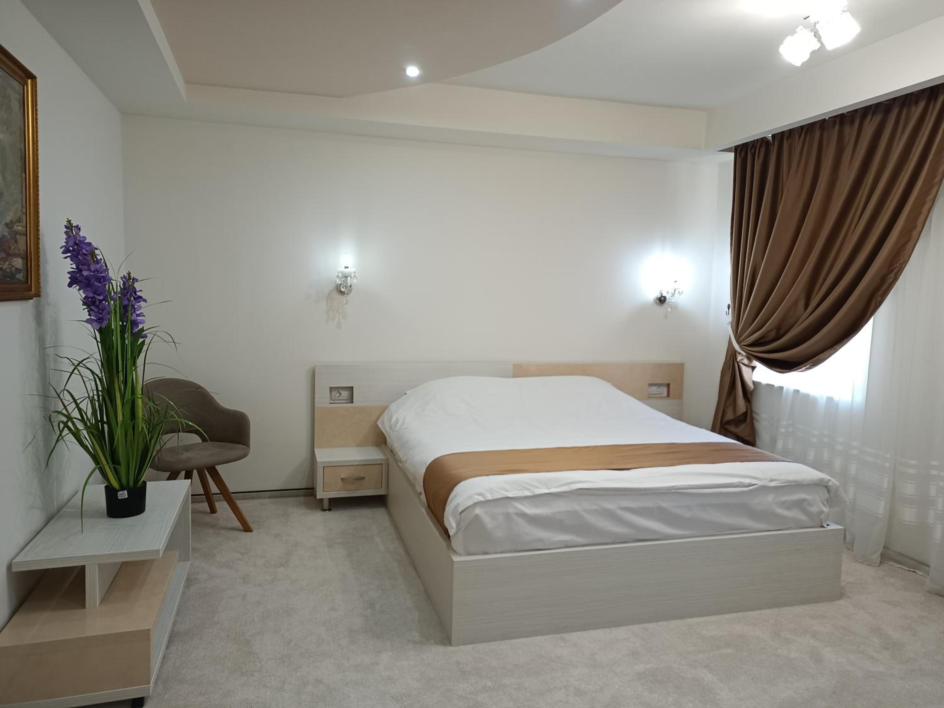 Deluxe King Room photo 3