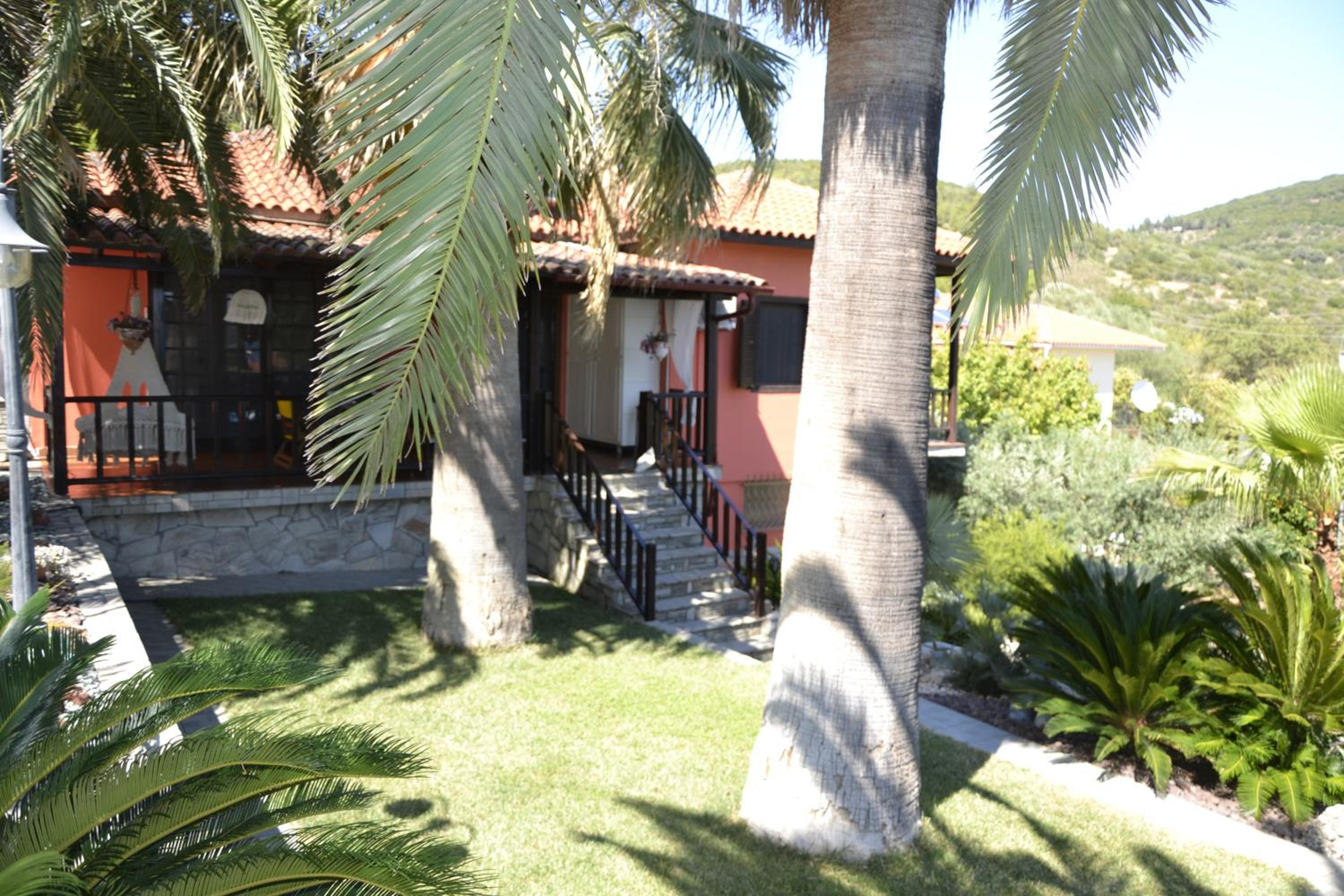 Three-Bedroom Villa photo 3