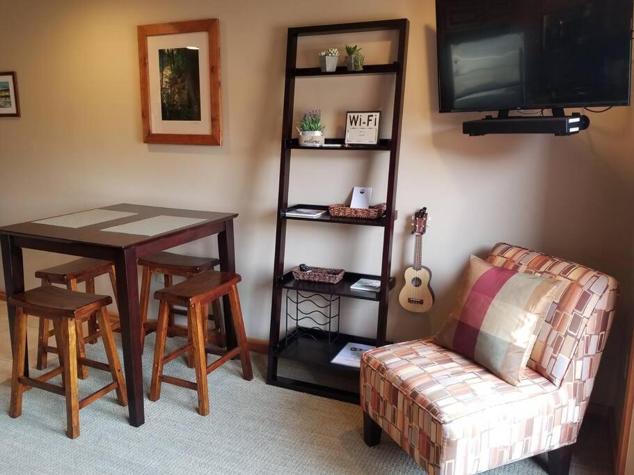 One-Bedroom Apartment photo 3