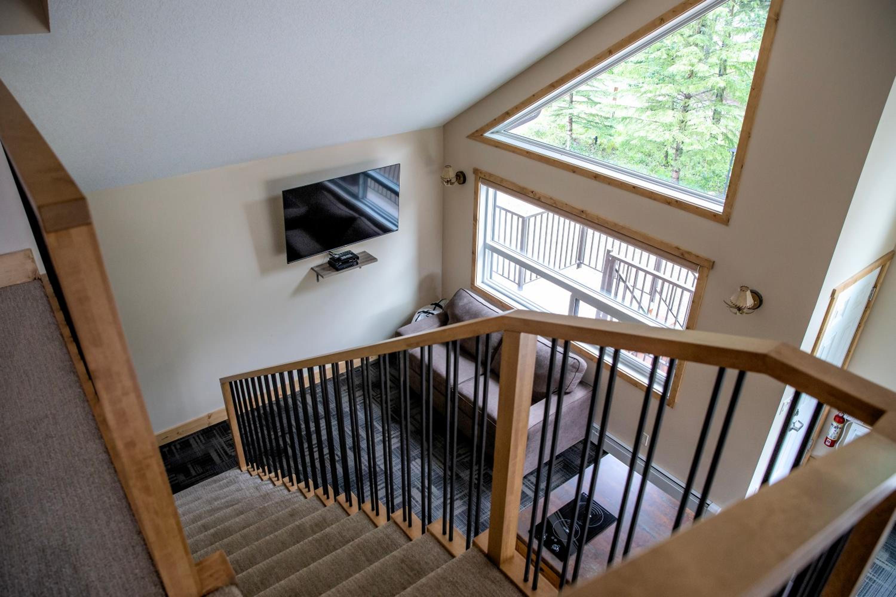 Executive Suite - Photo 1