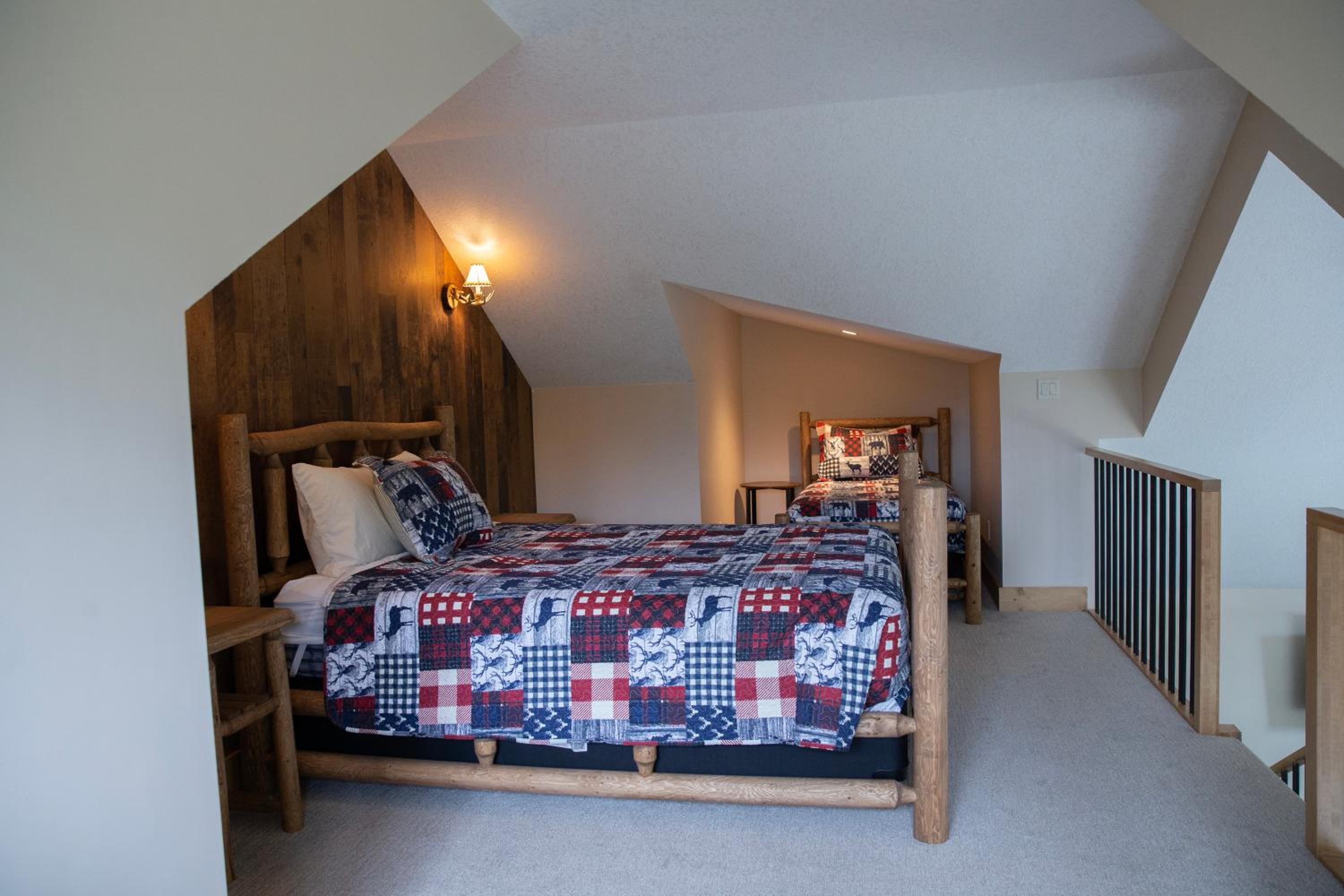 Executive Suite - Photo 4
