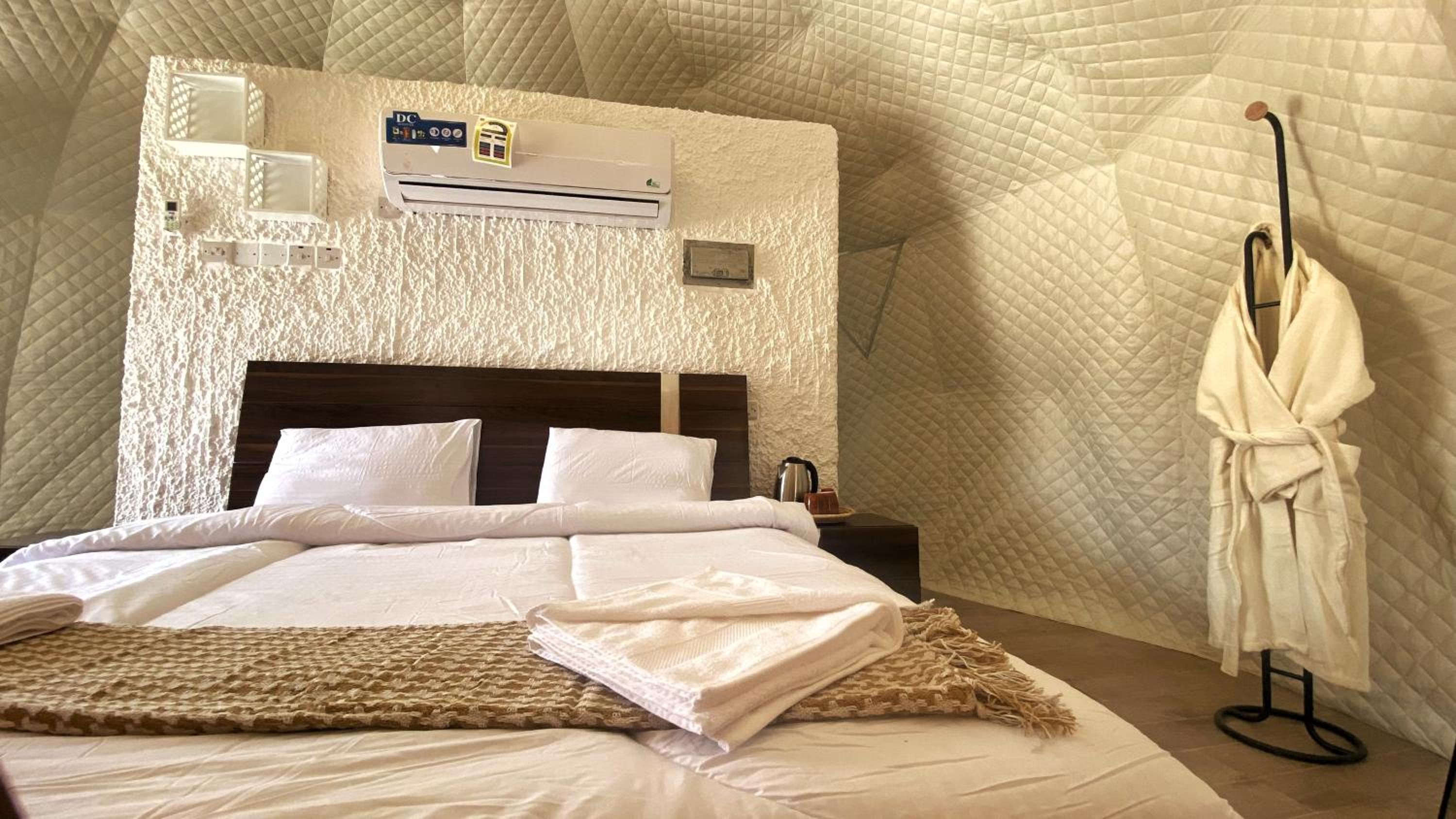 Double or Twin Room photo 3