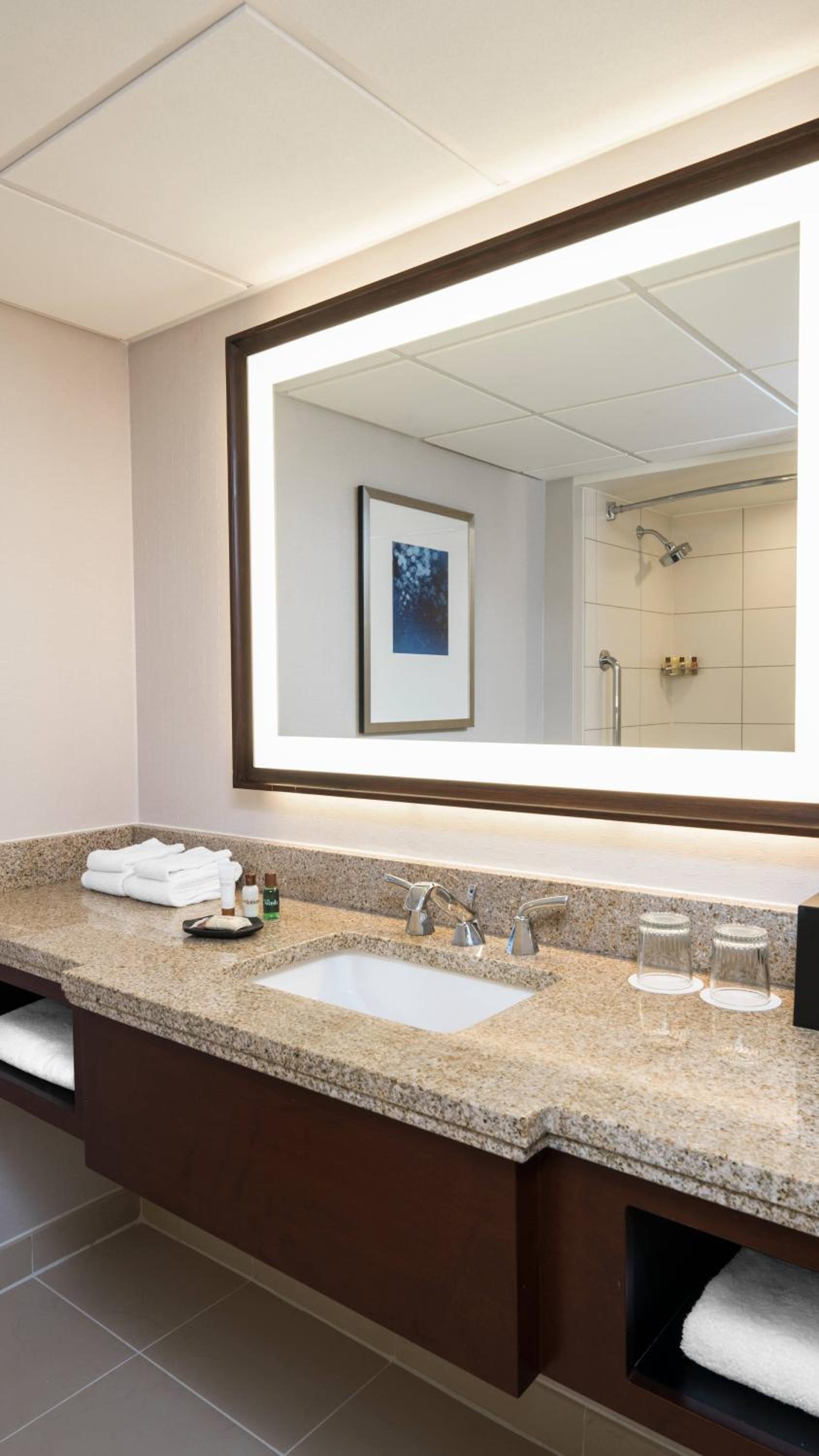Deluxe Double, Larger Guest room, 2 Double - Photo 2