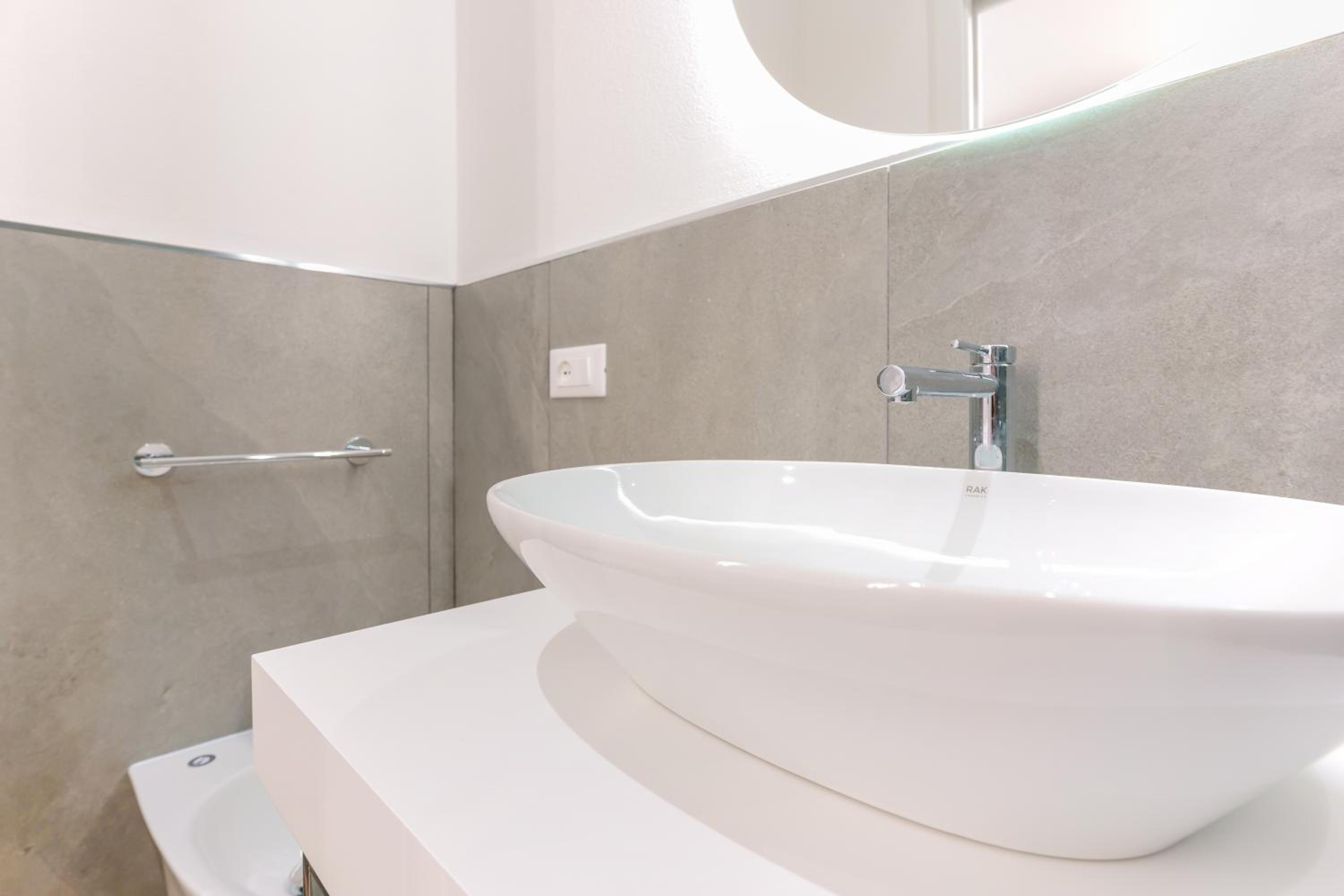 Double Room with Spa Bath - Photo 11