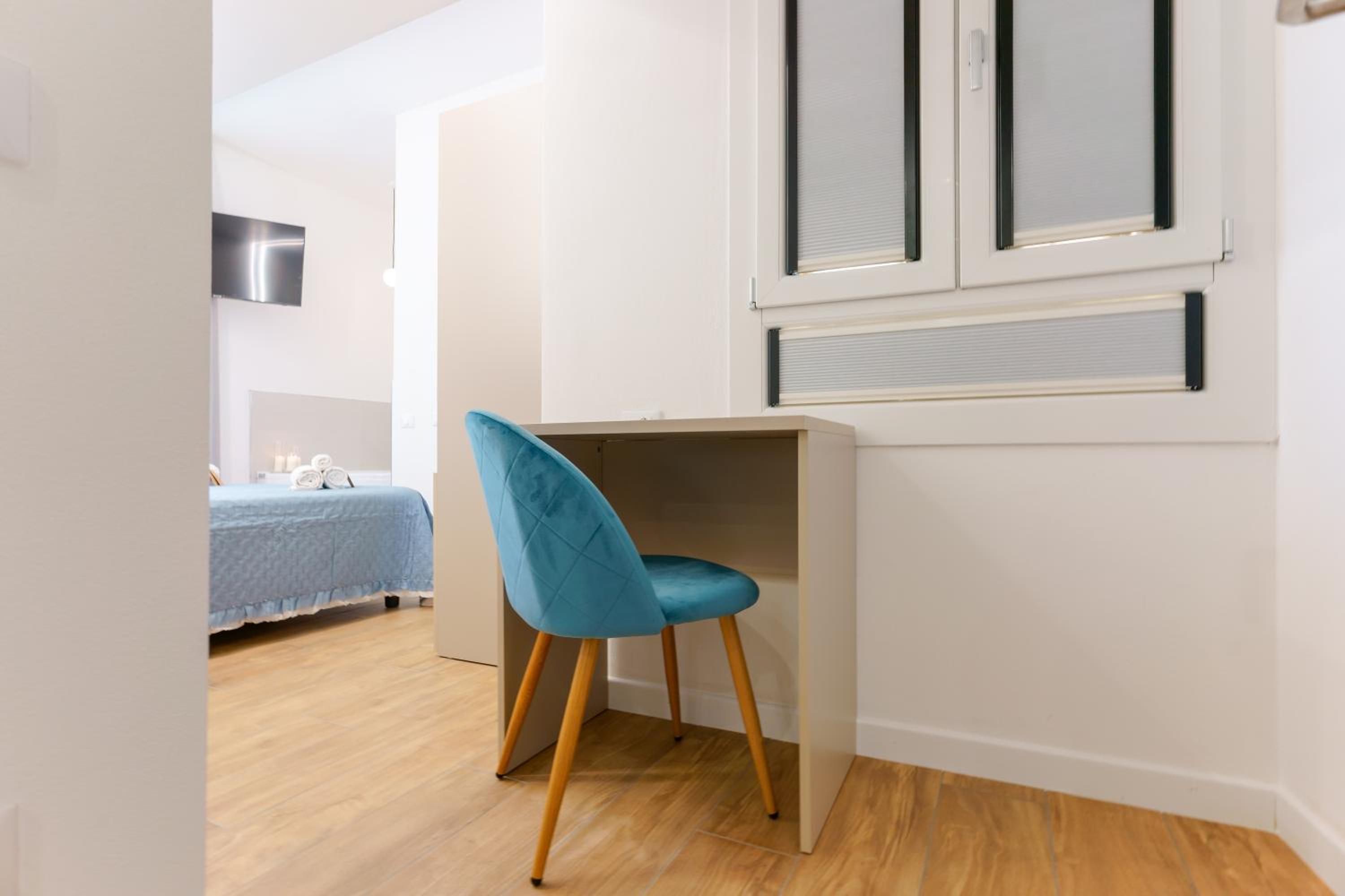 Double Room with Spa Bath - Photo 9