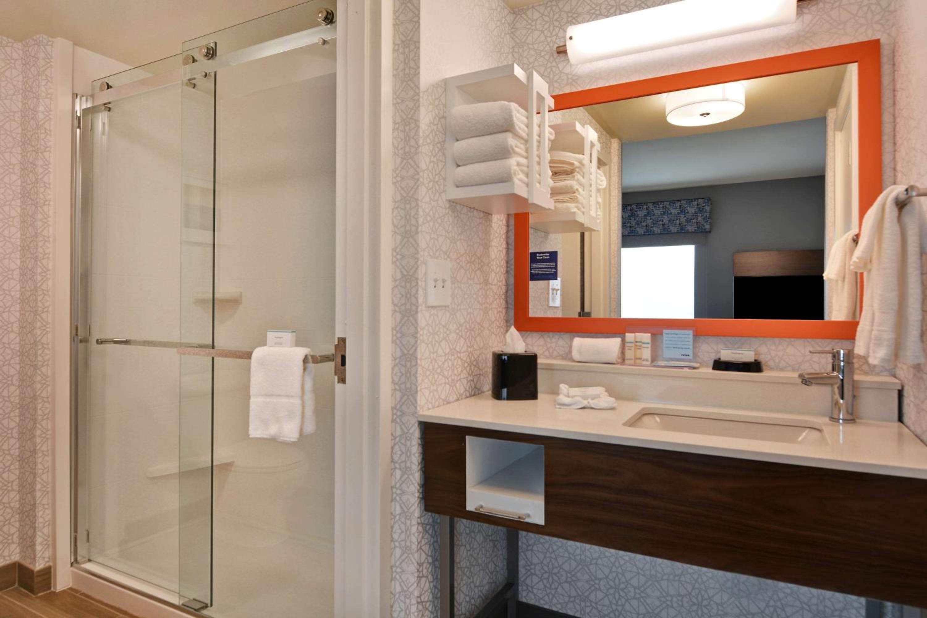 Non-Smoking Studio King Suite - Photo 4