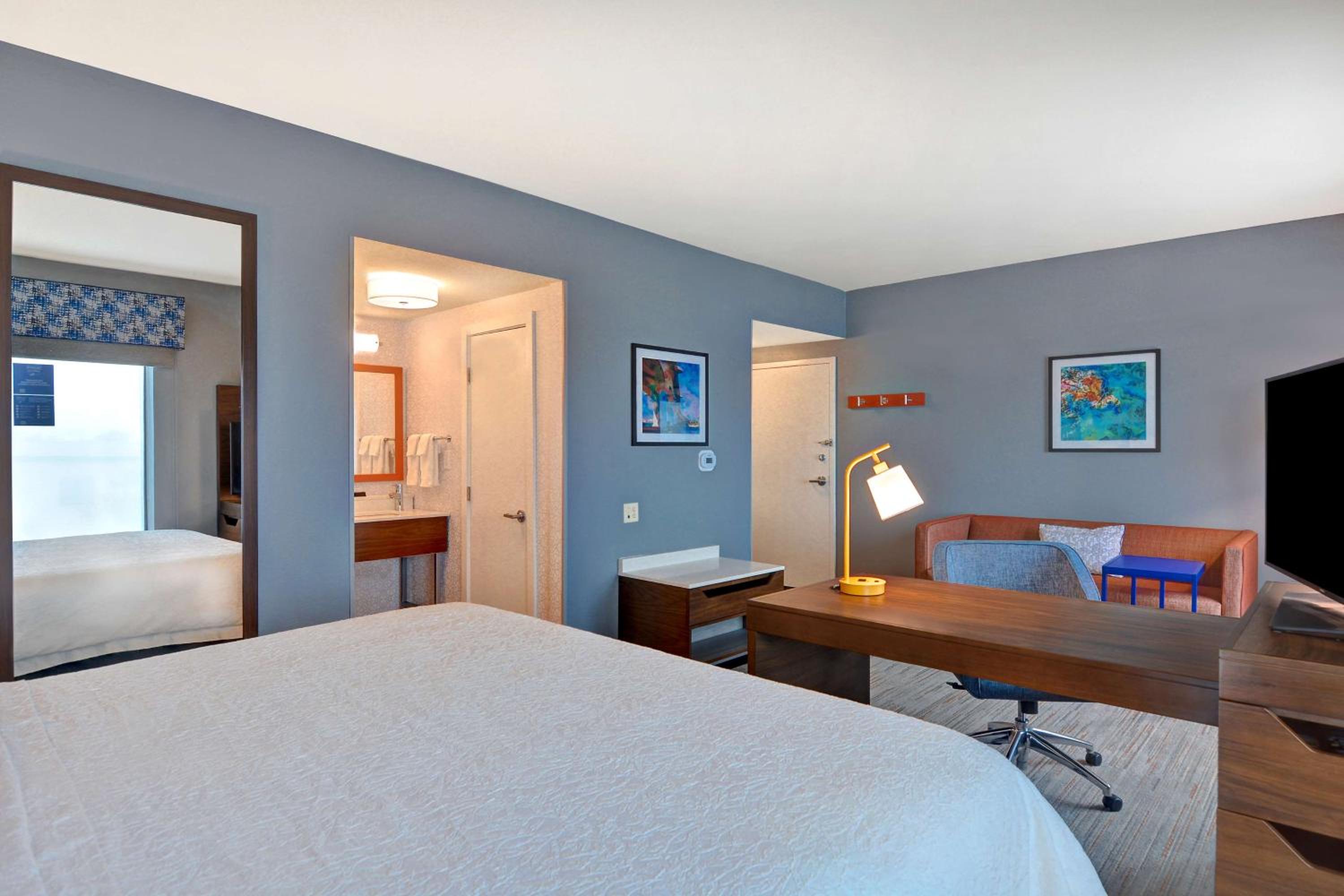 Non-Smoking Studio King Suite - Photo 1
