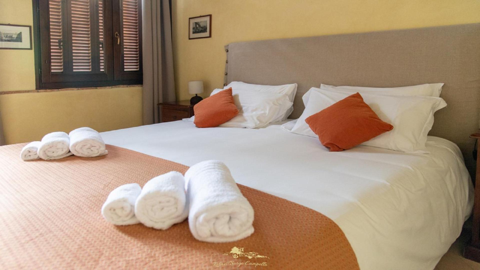 Deluxe Double Room (medieval castle) photo 3