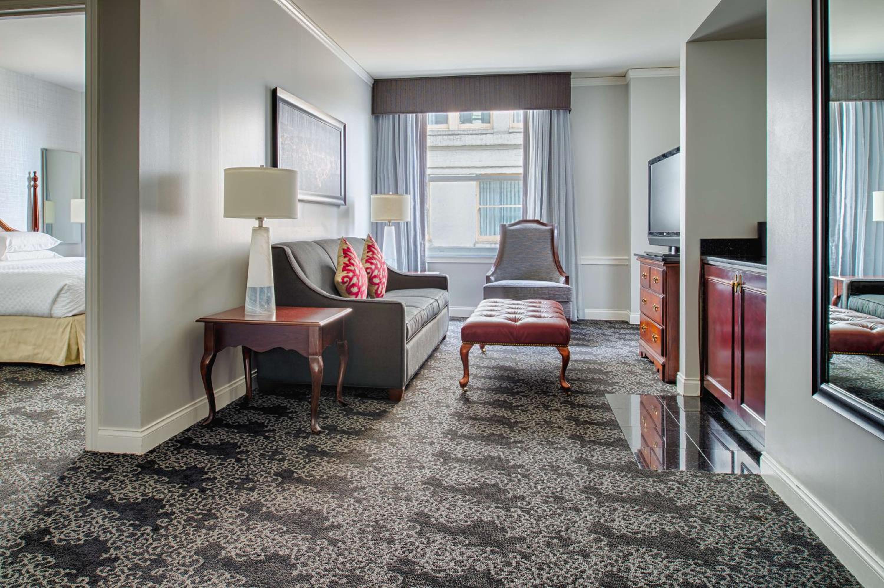 One-Bedroom King Suite - Photo 2
