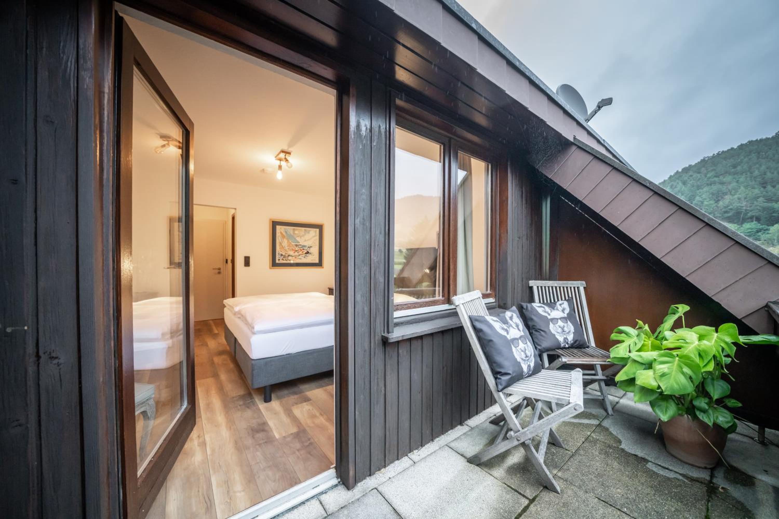 Deluxe Double Room with Balcony photo 3