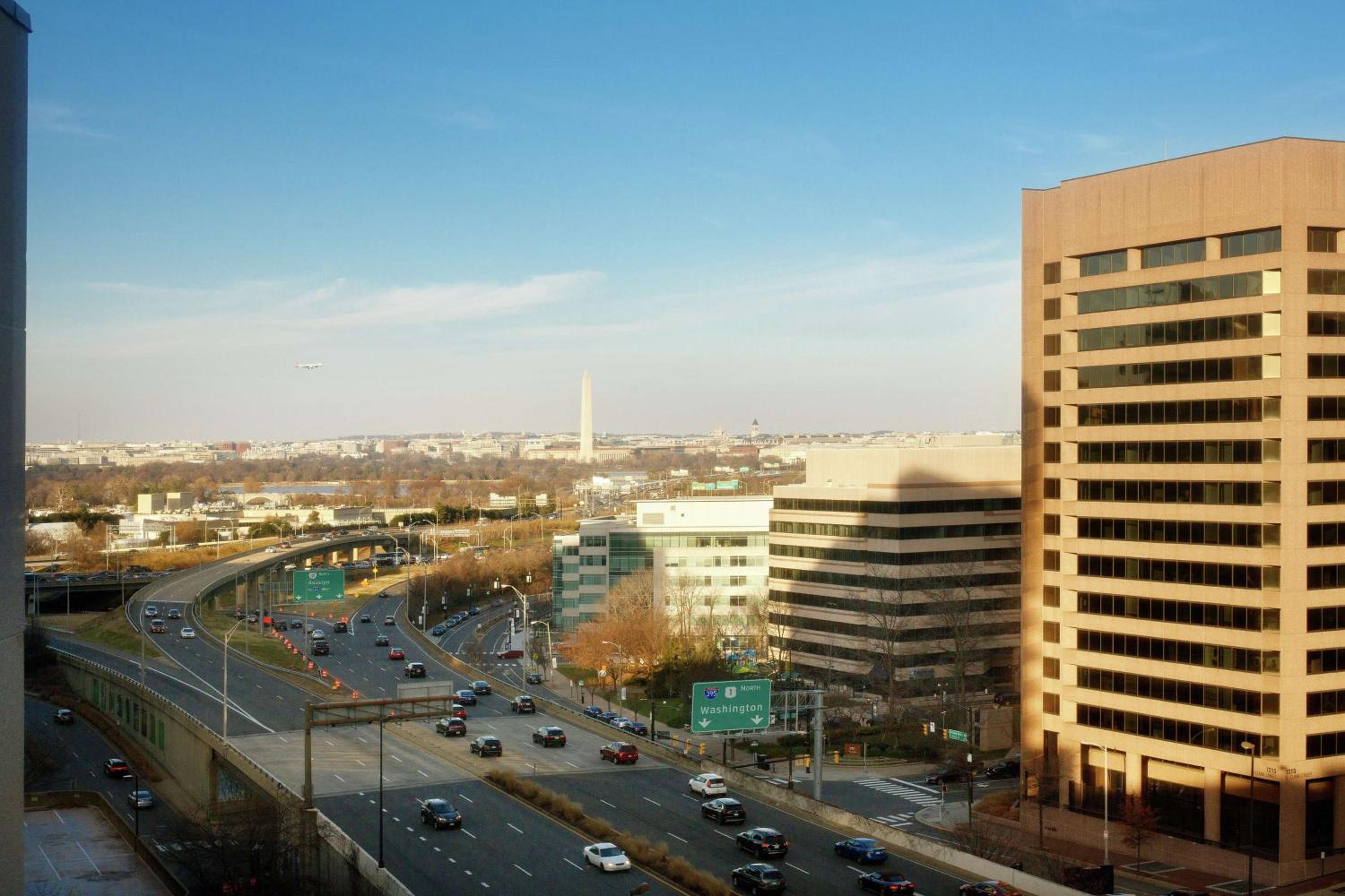 One-Bedroom King Suite with Washington Monument View - Photo 11