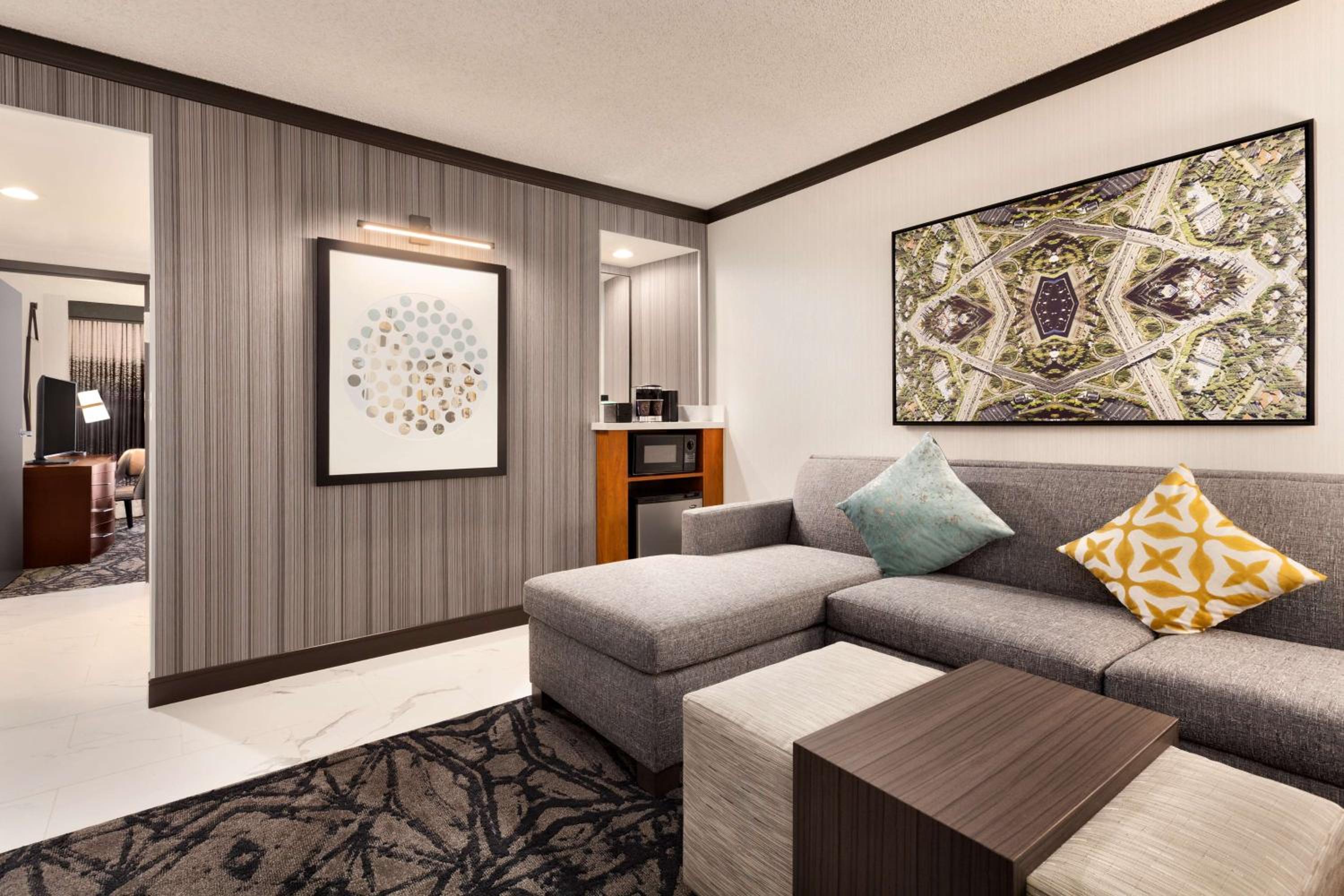 King Suite - Mobility and Hearing Accessible - Photo 5