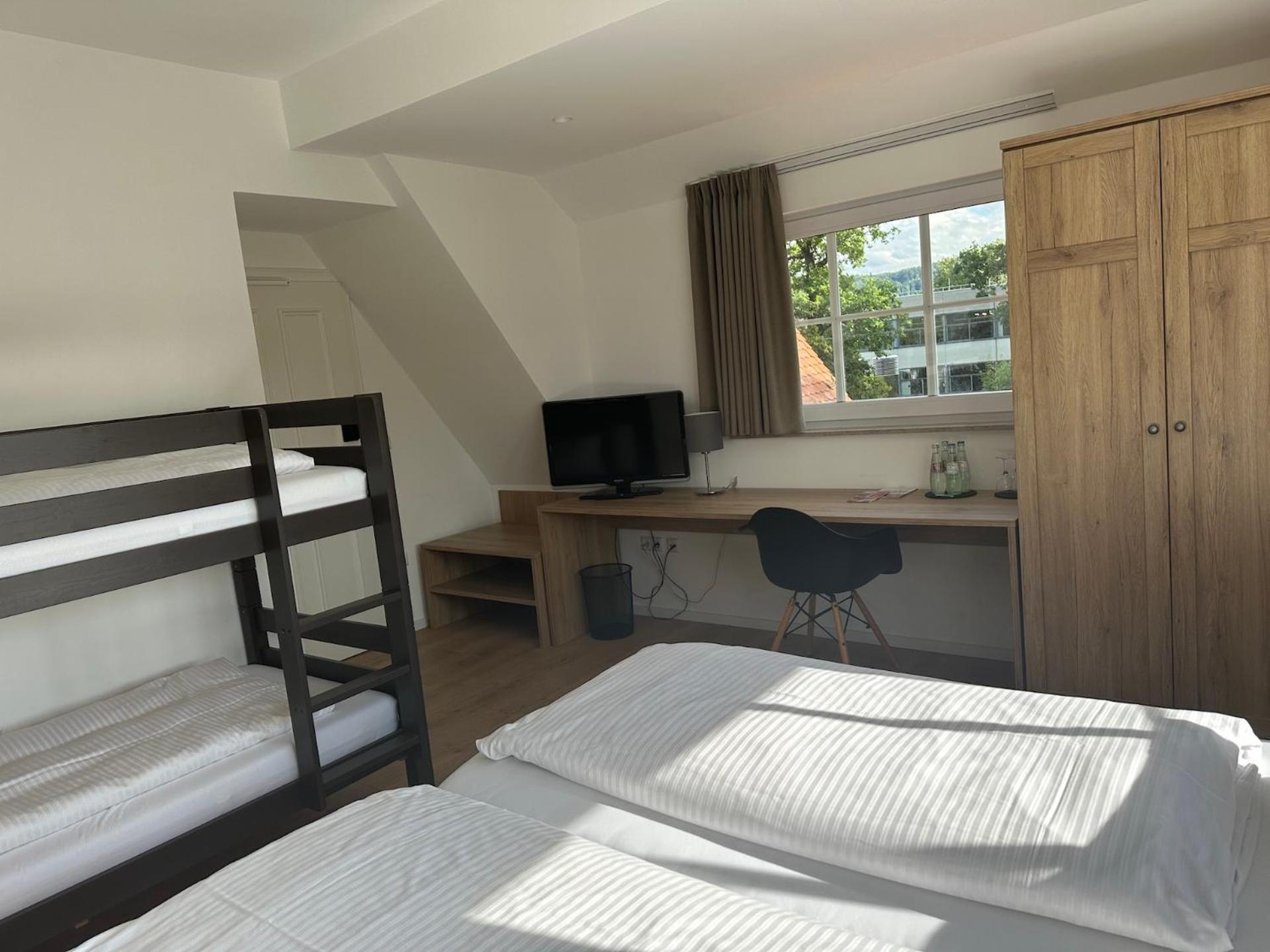 Family Double Room - Photo 2