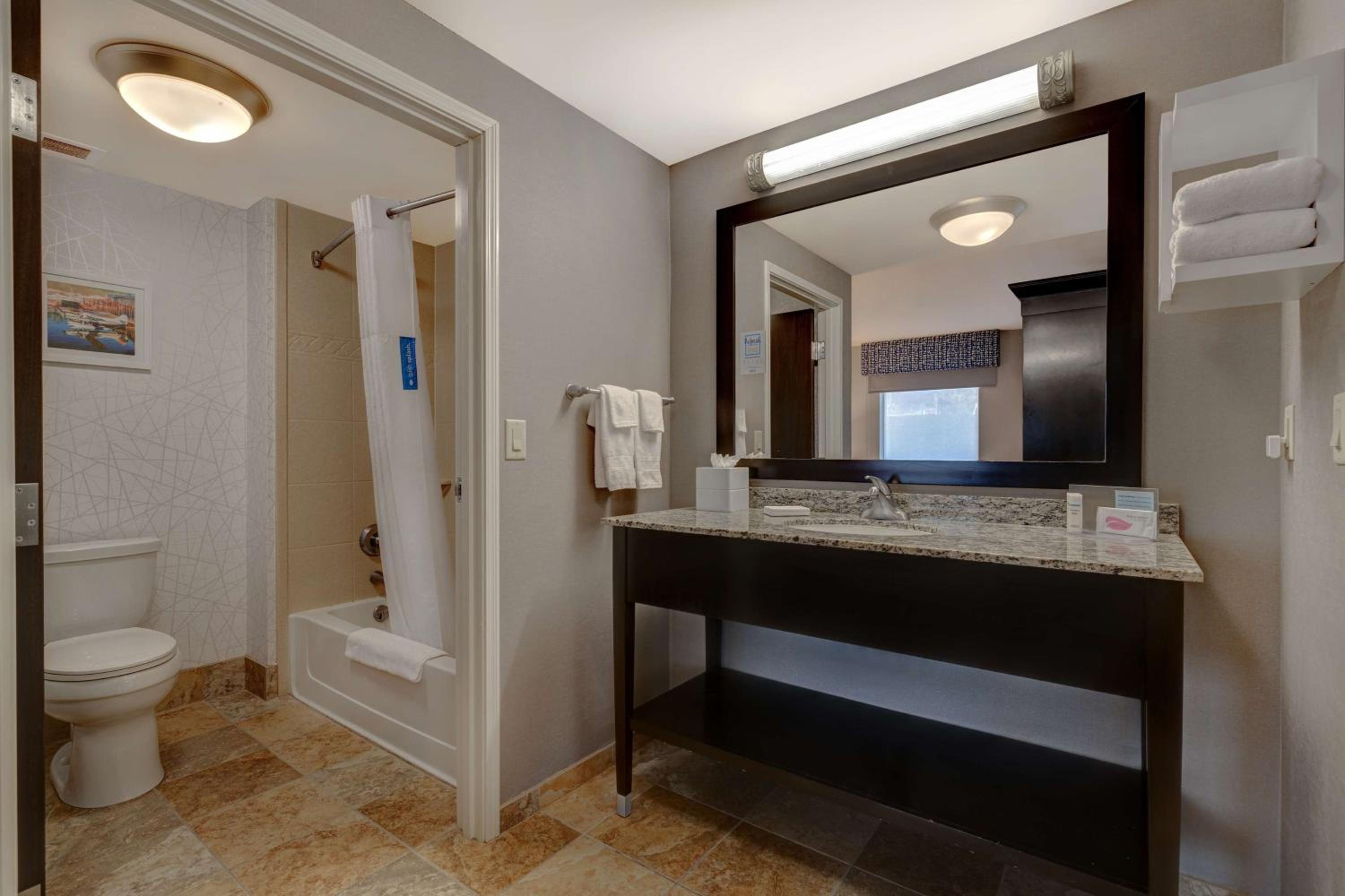 King Studio Suite - Non-Smoking - Photo 4