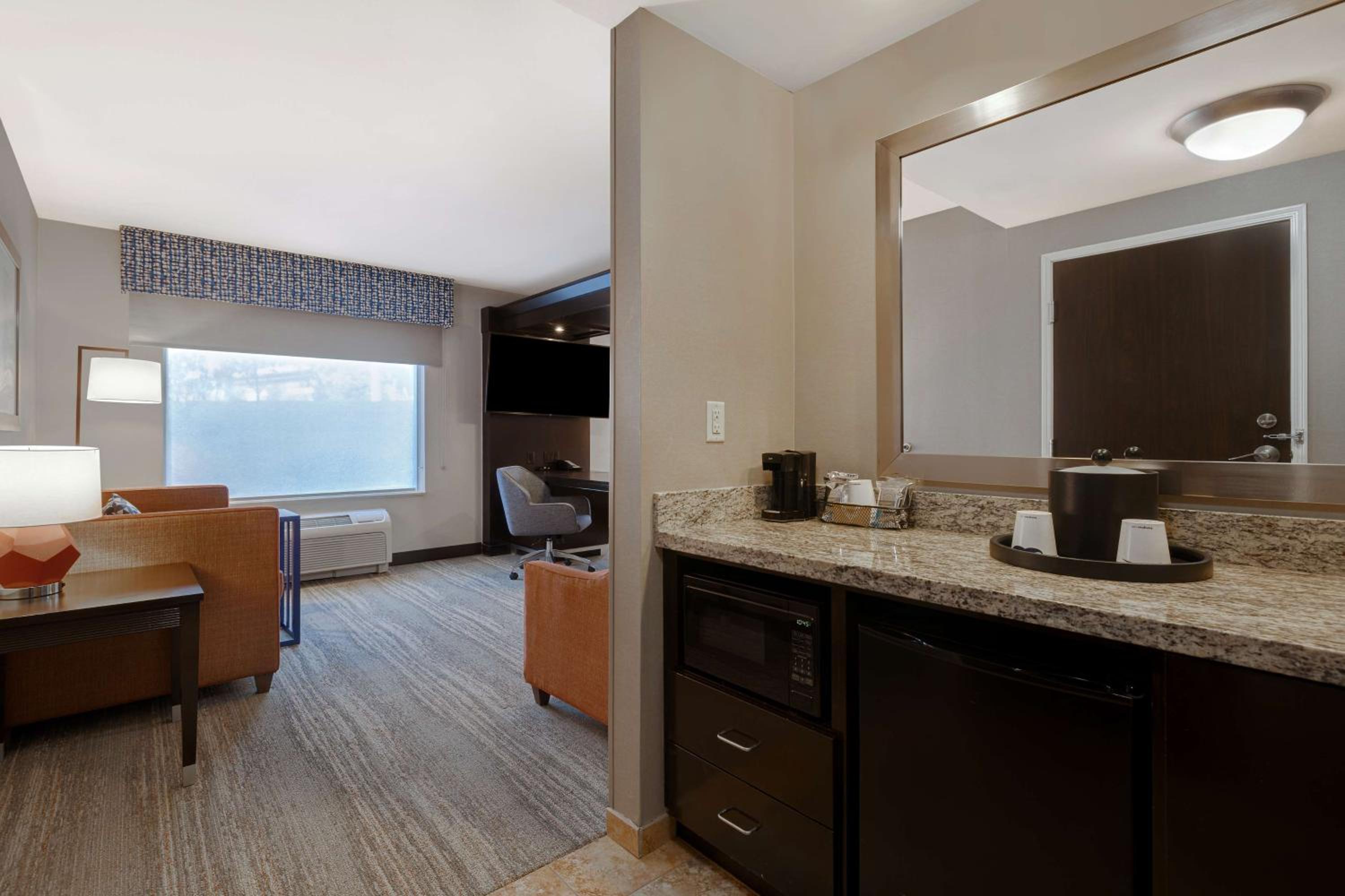 King Studio Suite - Non-Smoking - Photo 2