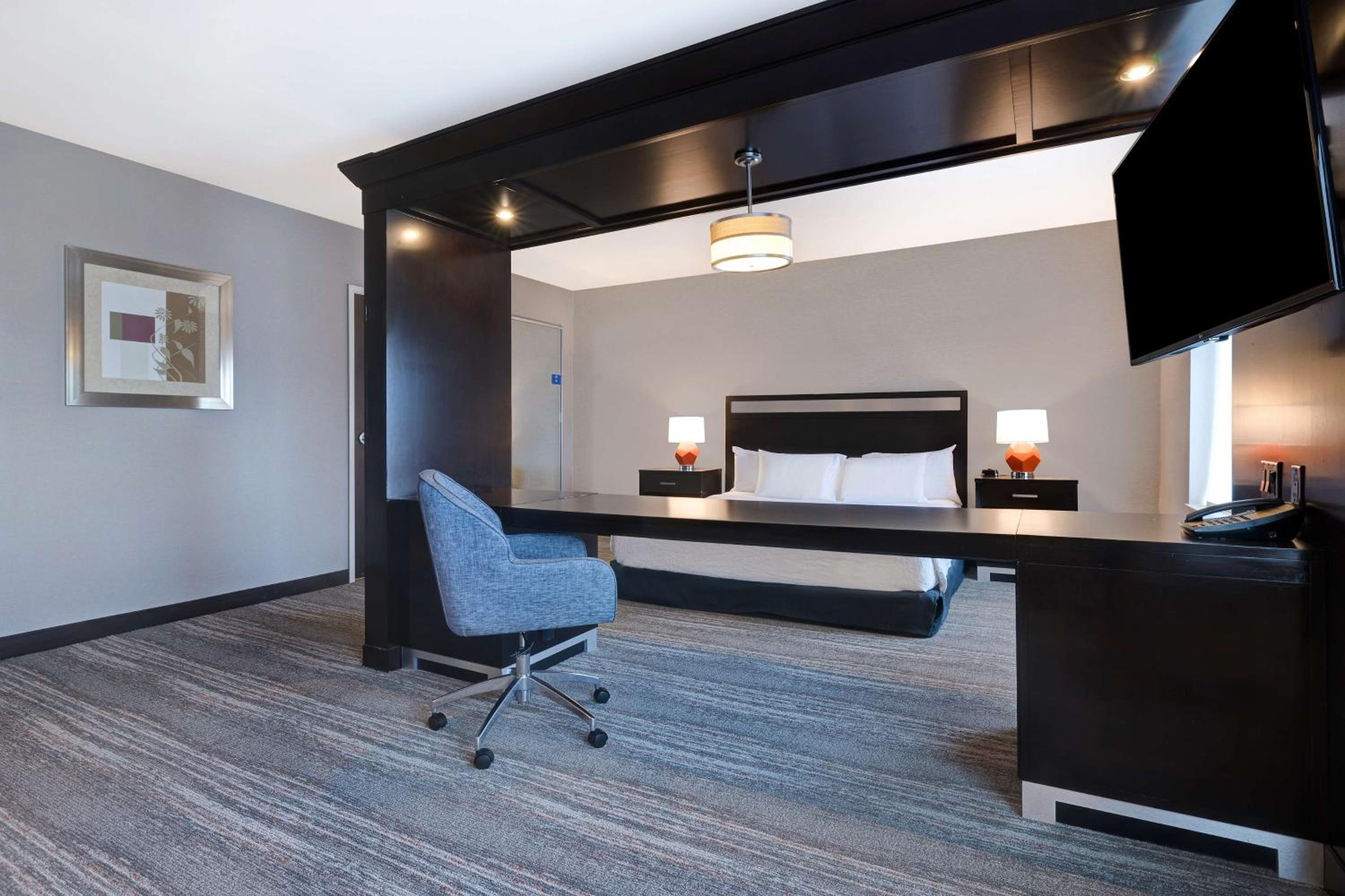 King Studio - Mobility and Hearing Access/Non-Smoking - Photo 2