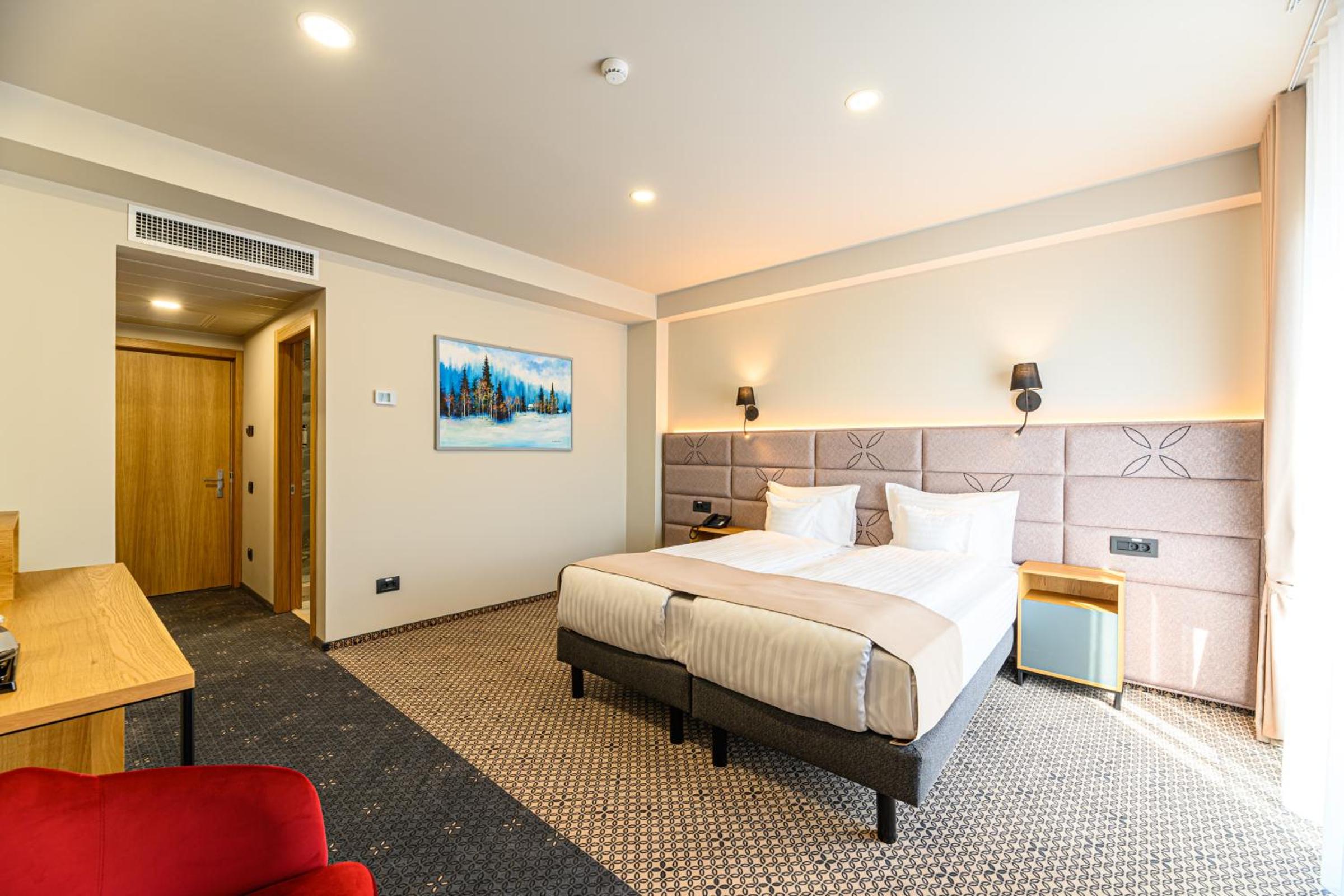 Executive Double Room (2 Adults + 1 Child) photo 3