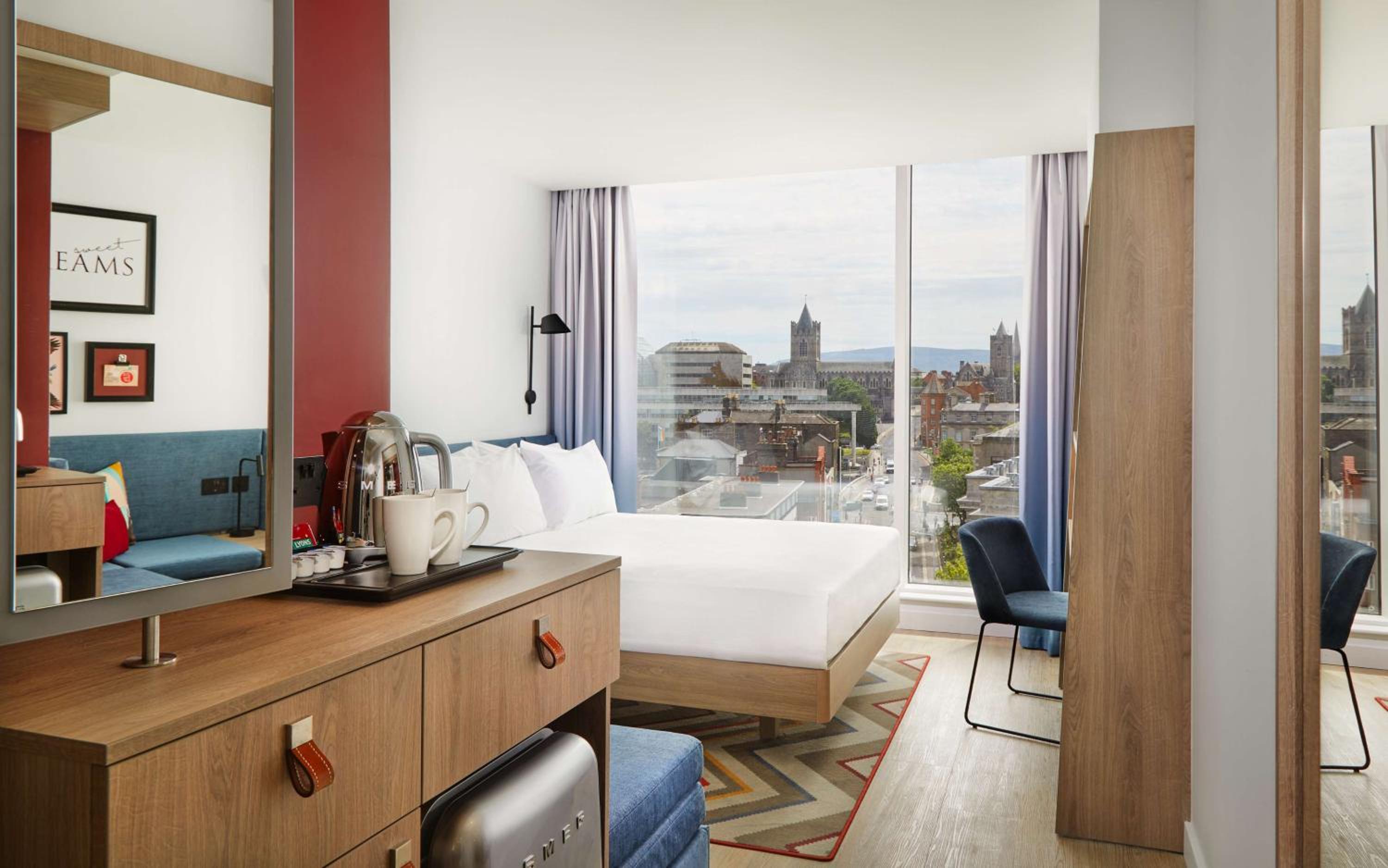 Queen Room with Sofa Bed and View