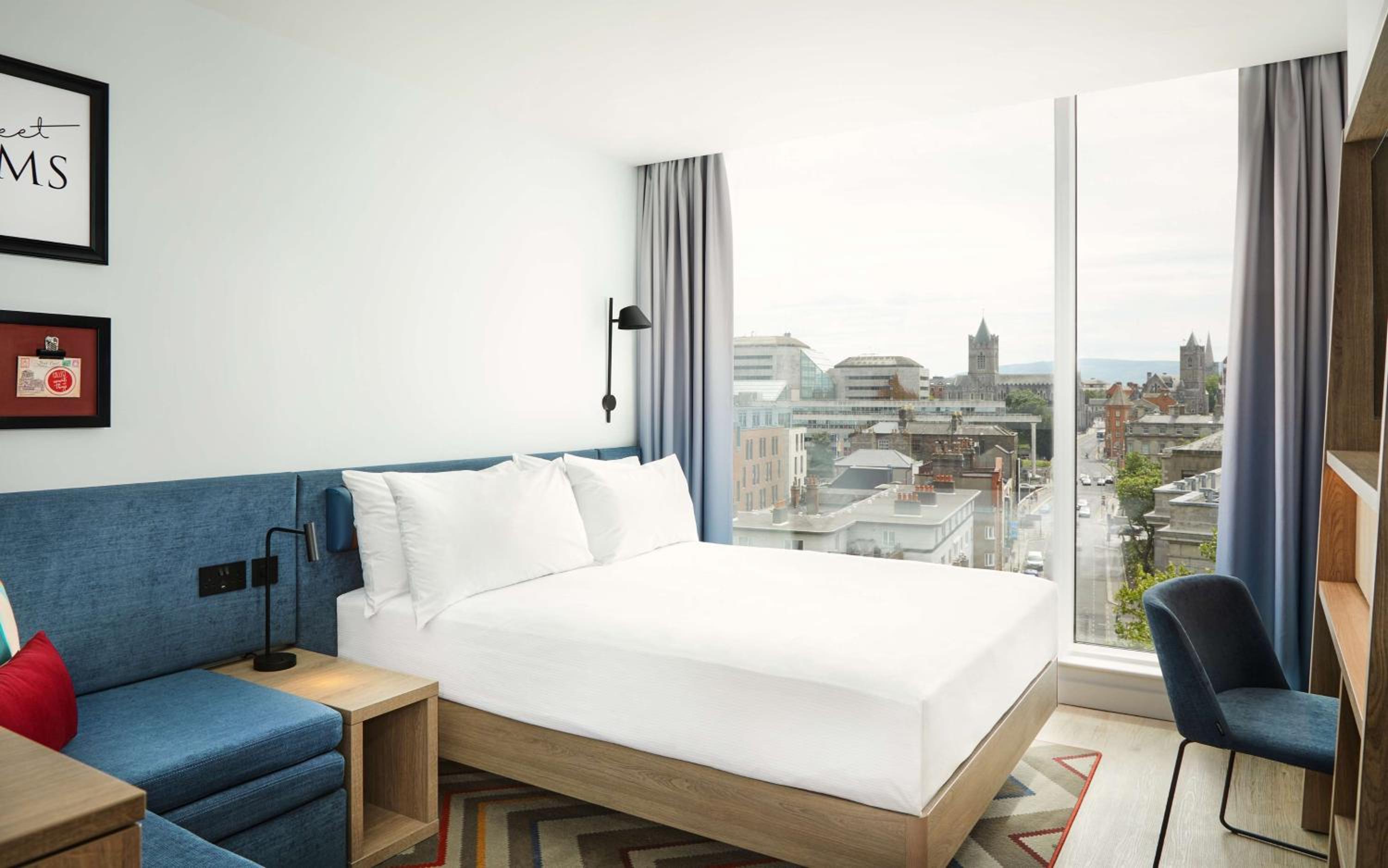 Queen Room with Sofa Bed and View