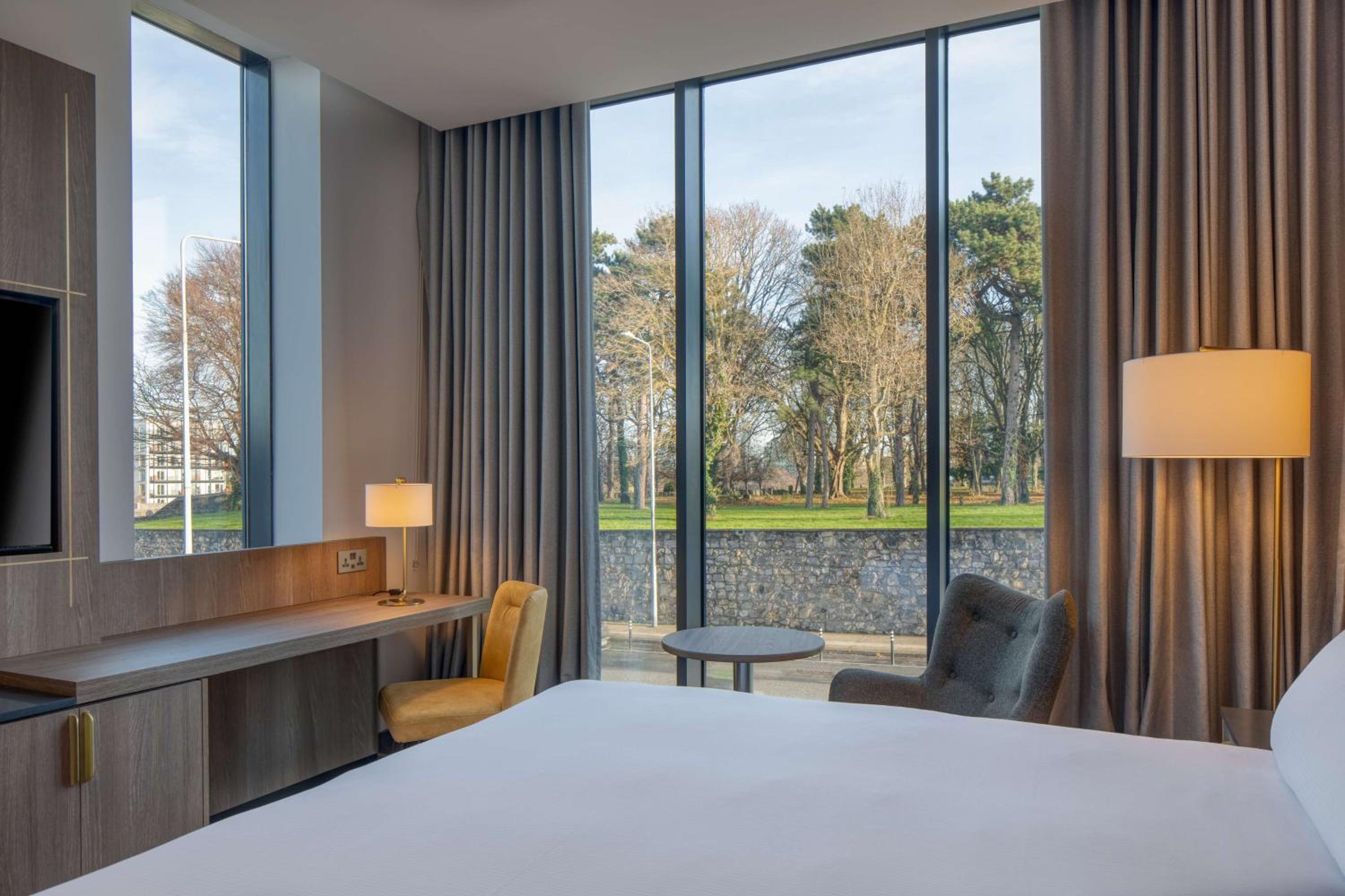 Superior King Room - Photo 2