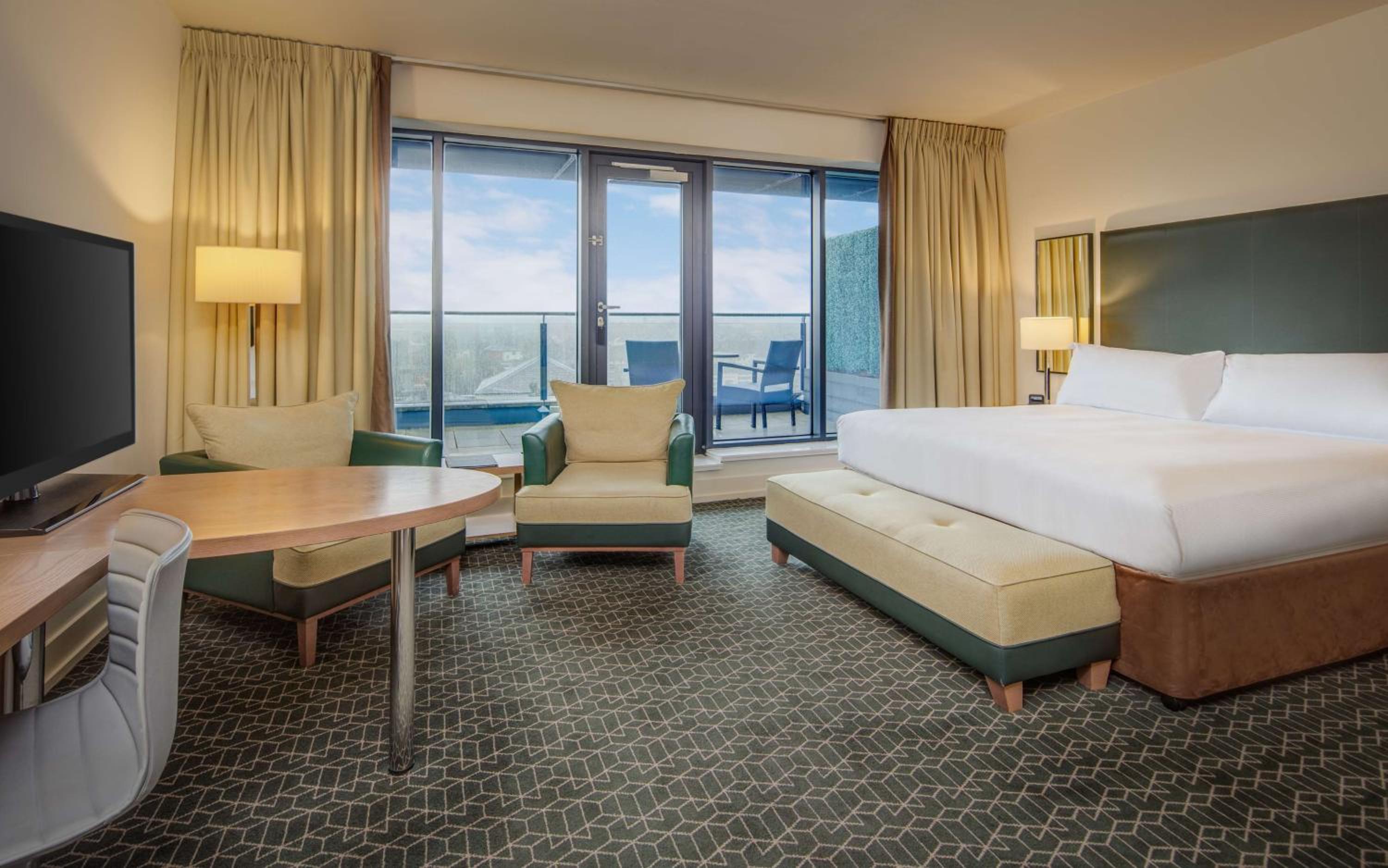 Deluxe King Room - Photo 1