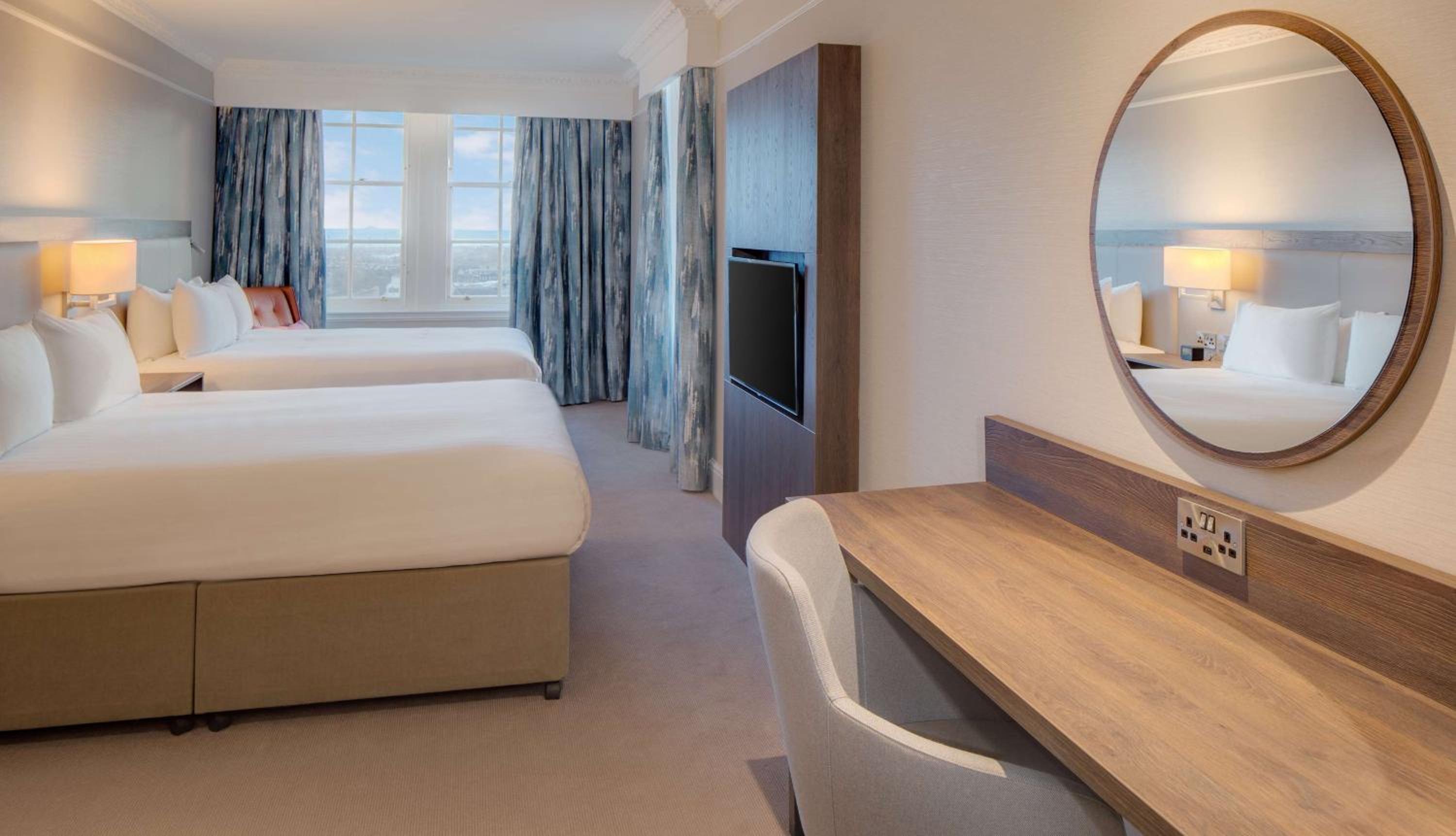Double Room with Two Double Beds - Mobility Accessible photo 1
